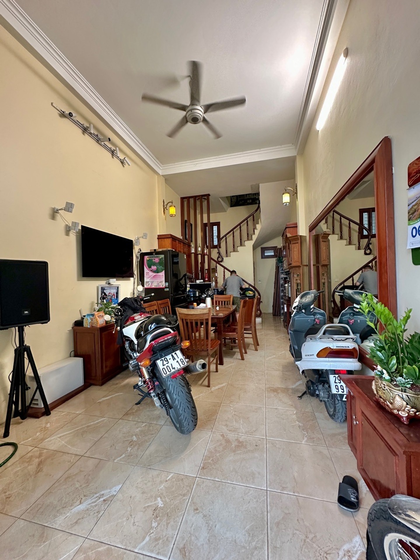 Bán nhà 5 tầng mặt phố Trần Khát Chân, dt~40m², mặt tiền 5m, kinh doanh đa dạng, pháp lý chuẩn