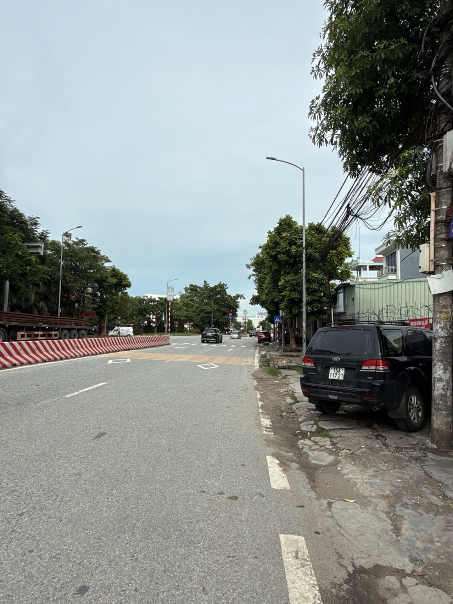 Bán đất mặt đường Hùng Vương, huyện Hồng Bàng, diện tích 200,7 m2, phù hợp xây kho xưởng
