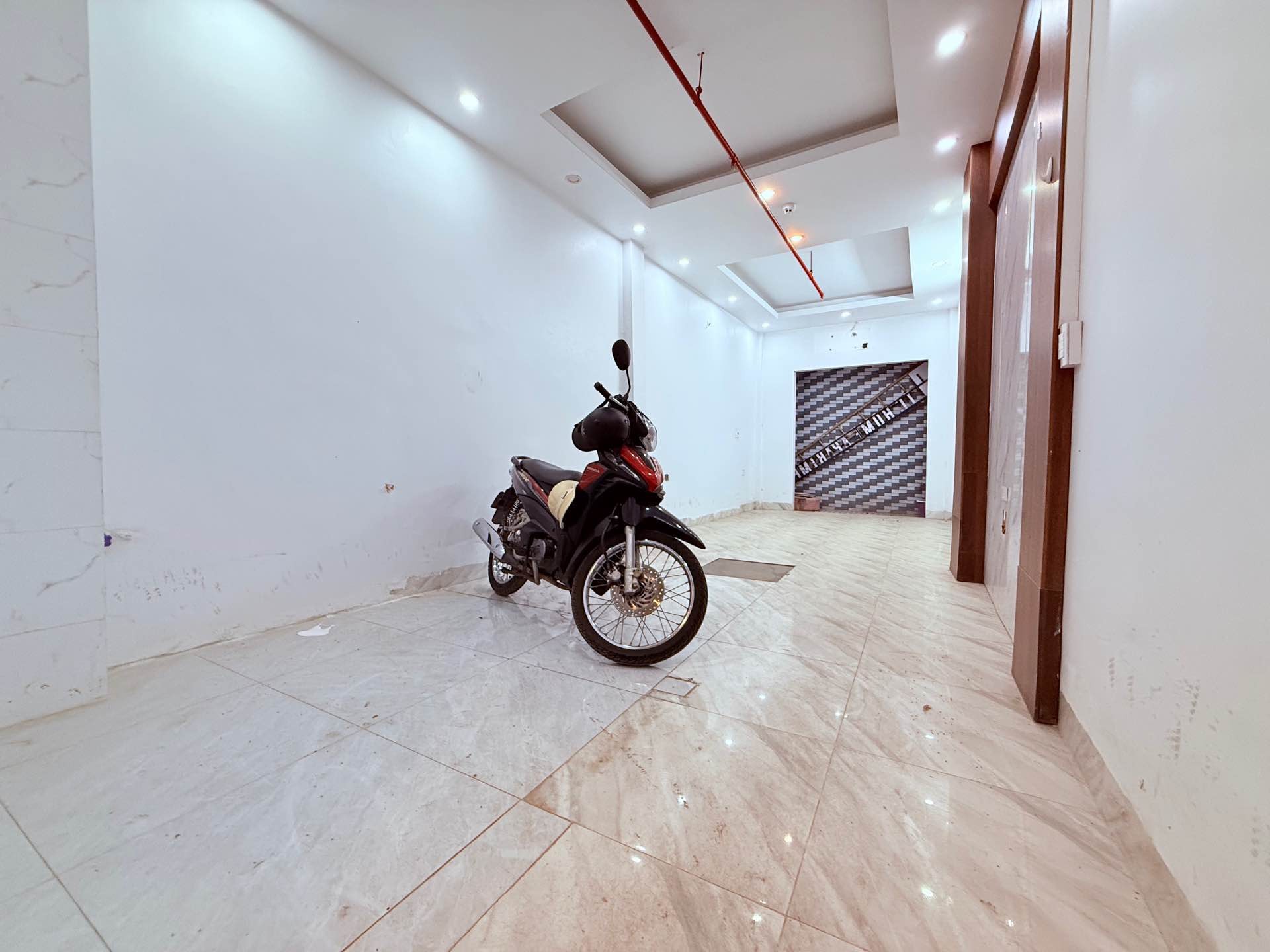 TÒA CĂN HỘ DỊCH VỤ CẦU GIẤY - 15M MẶT PHỐ - 61M2 - 6 TẦNG - THANG MÁY - DÒNG TIỀN 840TR/NĂM