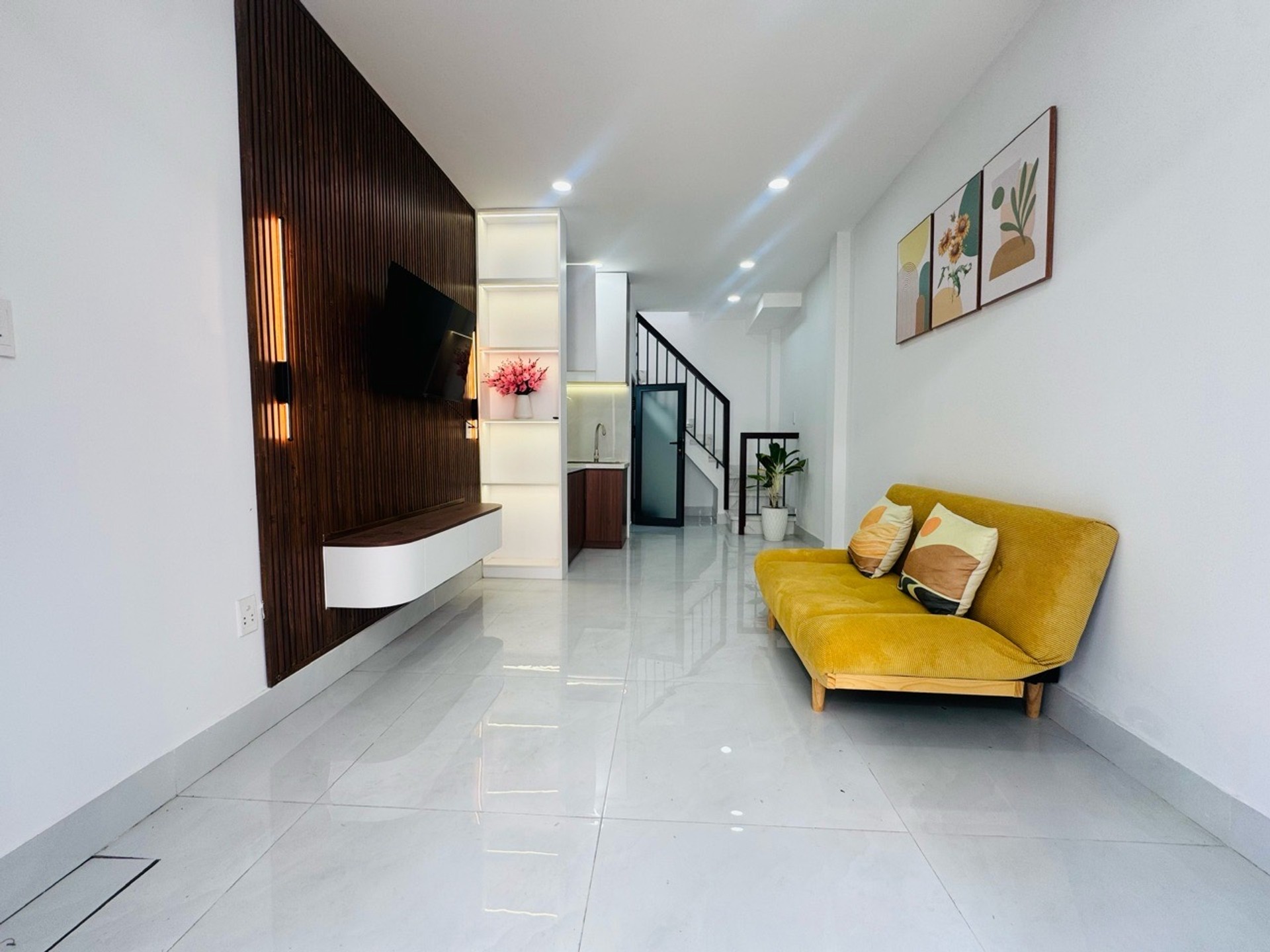 CHỈ HƠN 3 TỶ CÓ NHÀ 2 TẦNG ĐẸP, ĐƯỜNG PHẠM VĂN CHIÊU, GÒ VẤP, TP HCM