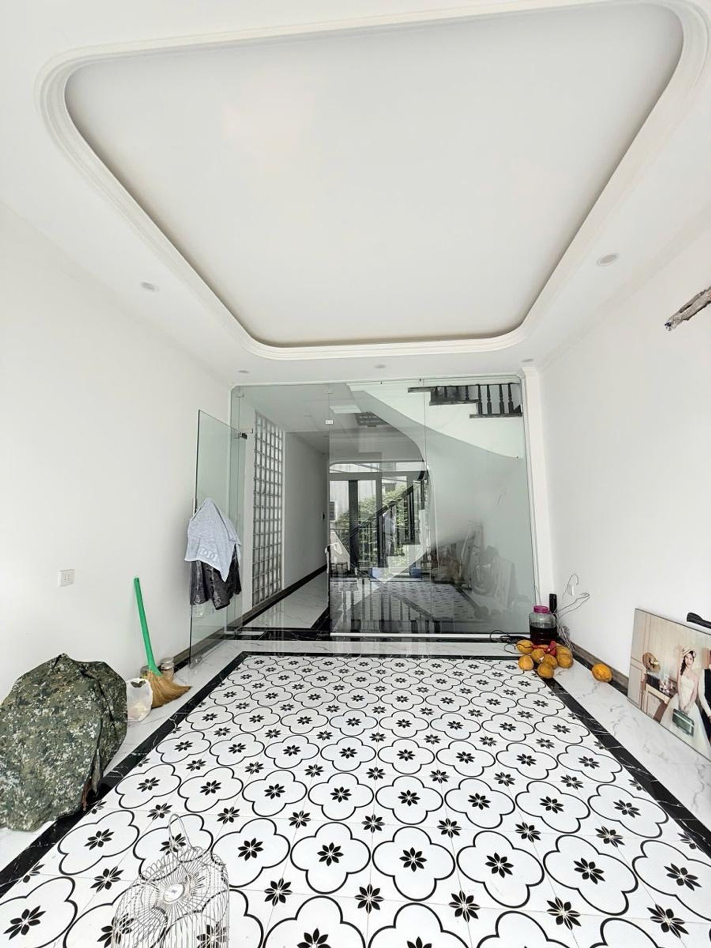 Bán nhà 5 tầng mới xây tại Định Công Thượng, 62m2, gần trường, chợ.