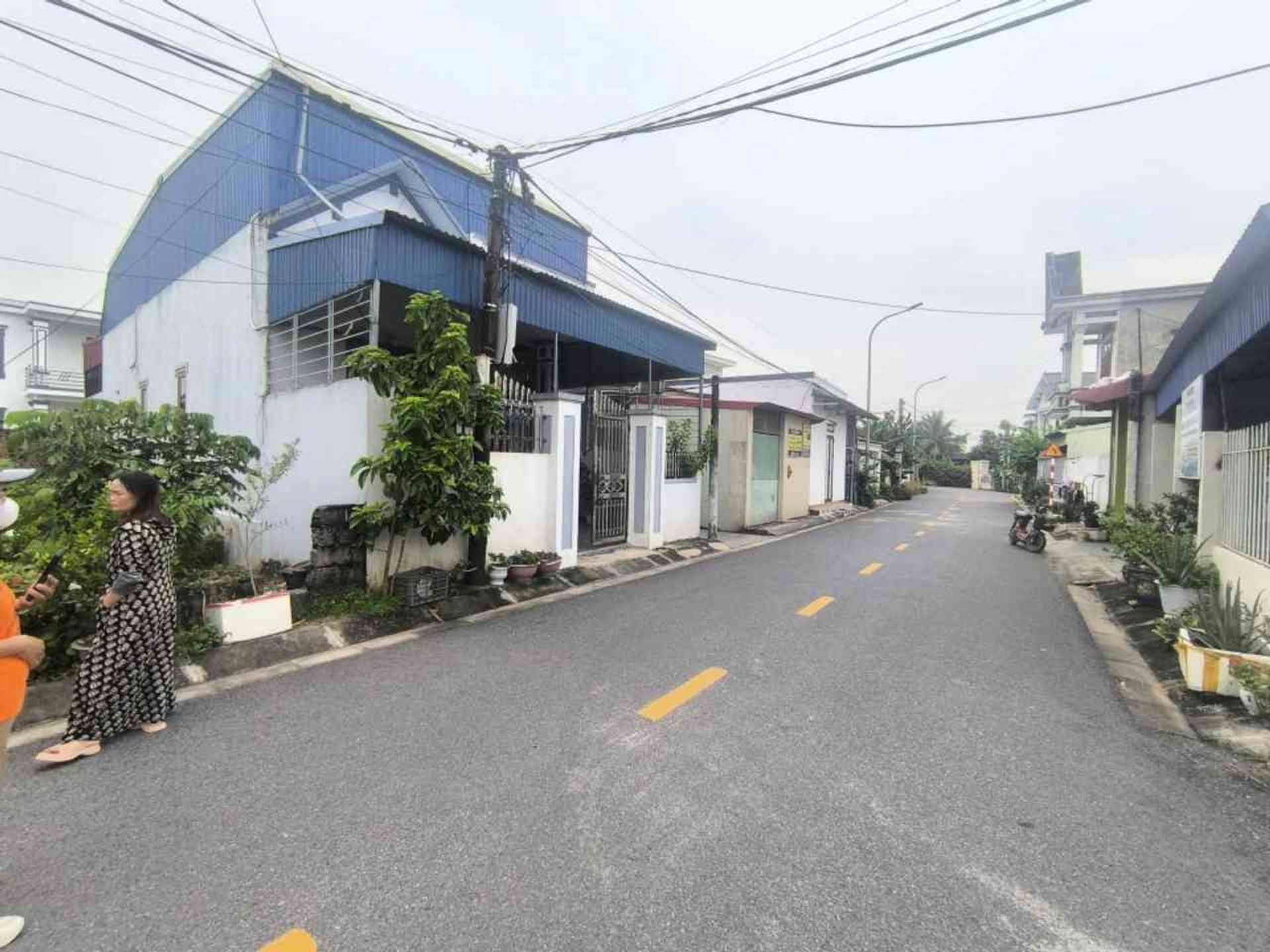 Lô đất vuông vắn diện tích 100m² hướng Bắc, mặt đường 7m tại khu vực thôn yên tĩnh gần Hữu Bằng