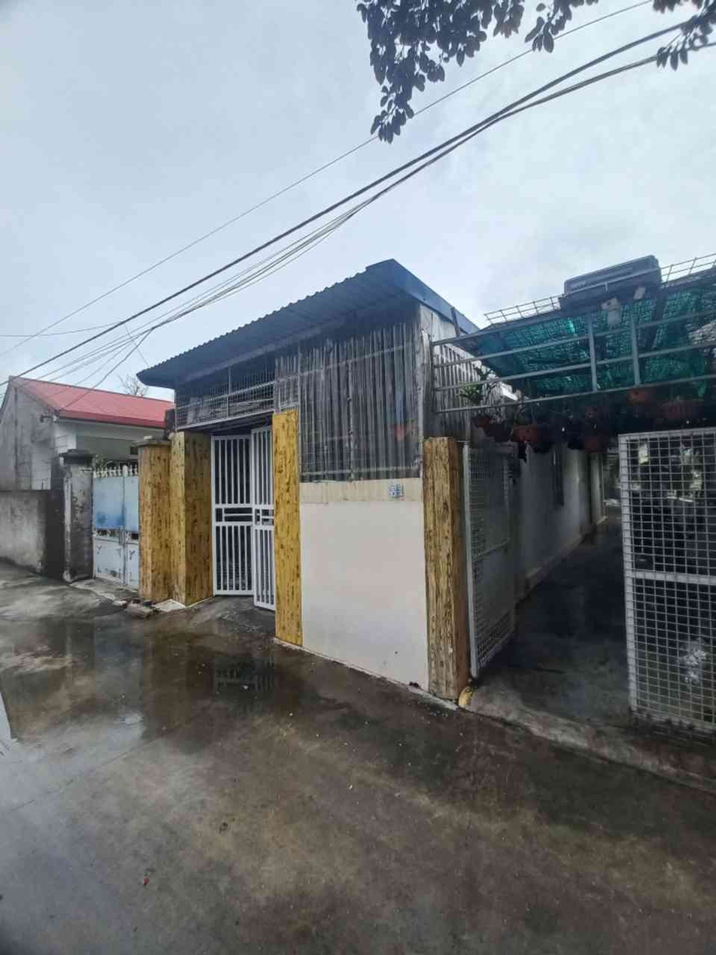 Nhà riêng 1 tầng mặt tiền rộng, thuận tiện kinh doanh tại khu vực trung tâm