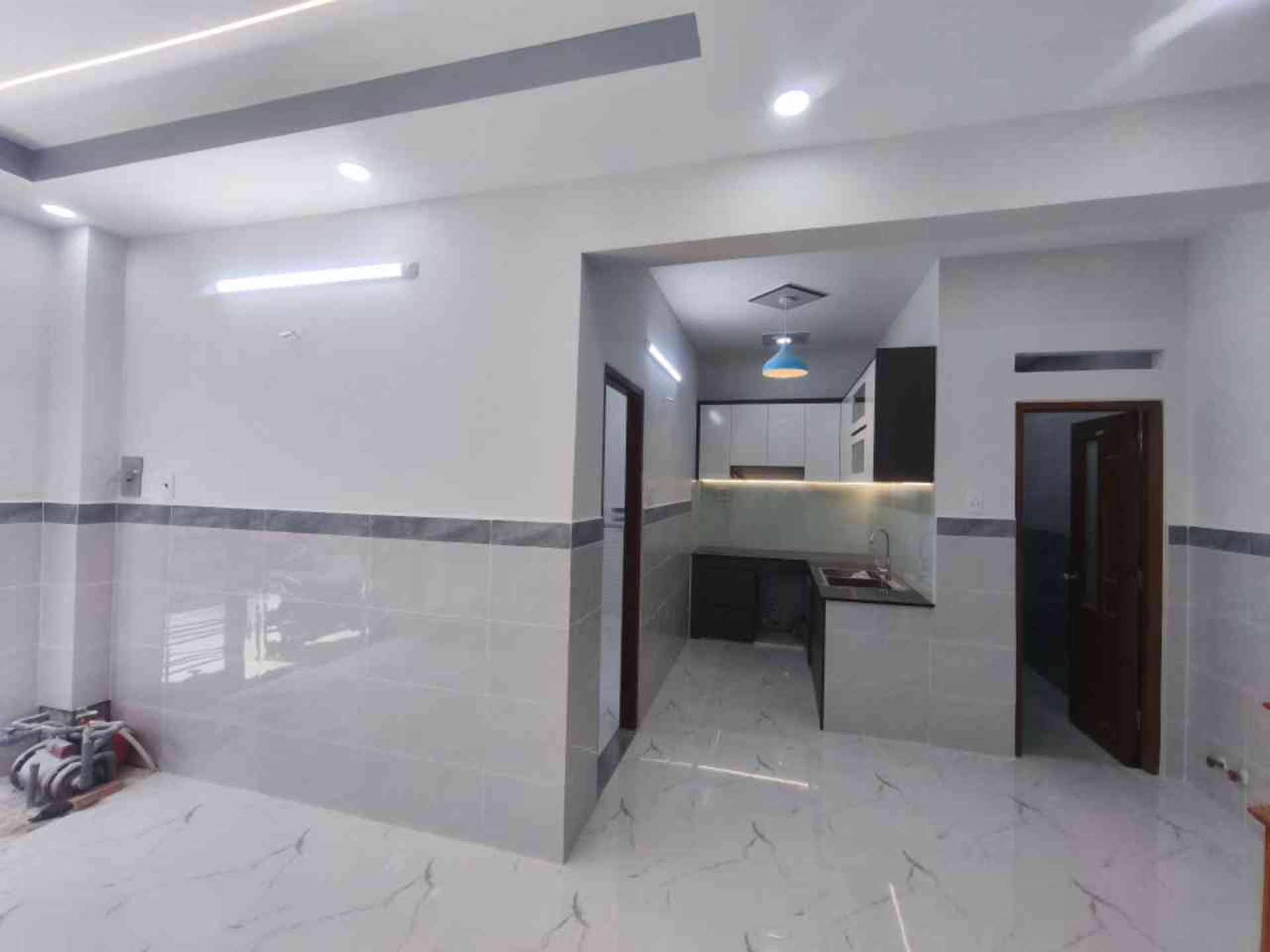 Bán nhà riêng quận Tân Phú, diện tích 41m², hẻm xe hơi, giá 4.1 tỷ