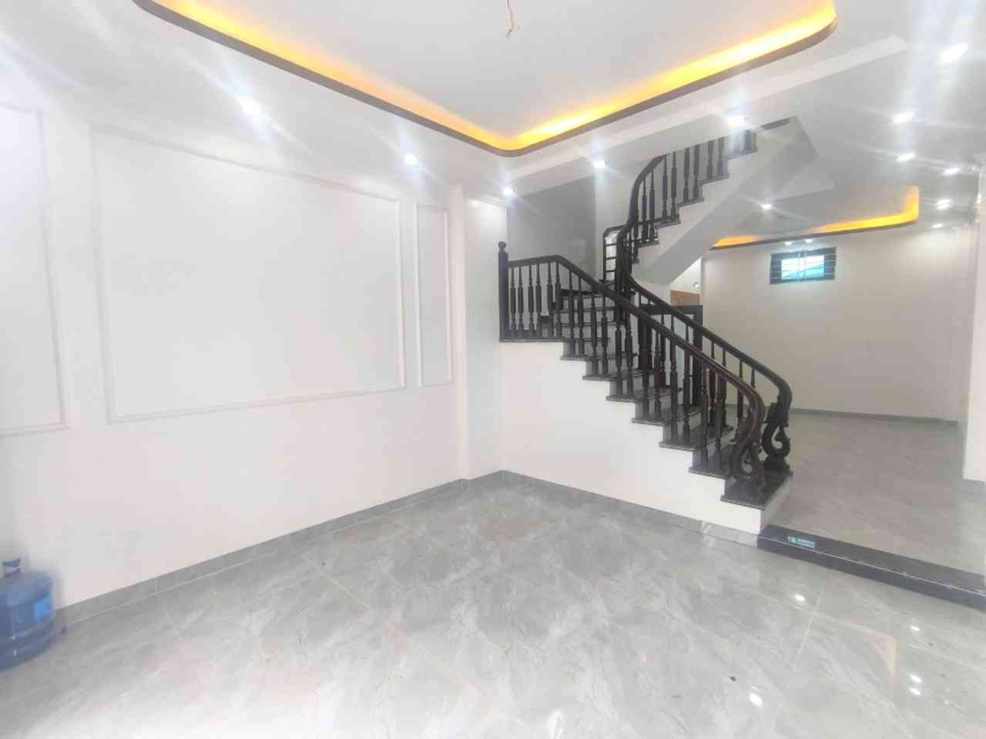 Cơ hội sở hữu nhà mới 3 tầng diện tích 41m² tại quận trung tâm với giá ưu đãi