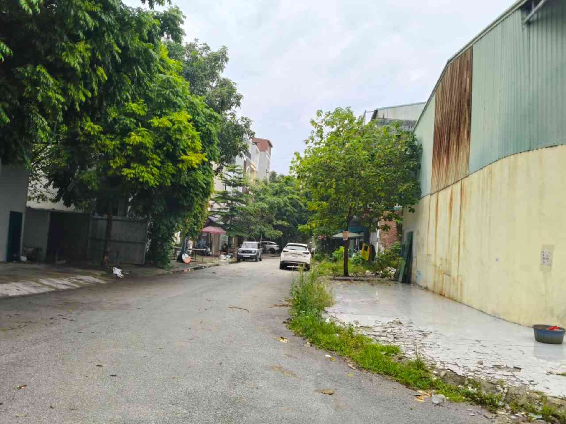 Bán kho, nhà xưởng tại khu tái định cư Nguyễn Văn Cừ với vị trí lô góc, mặt tiền 6m