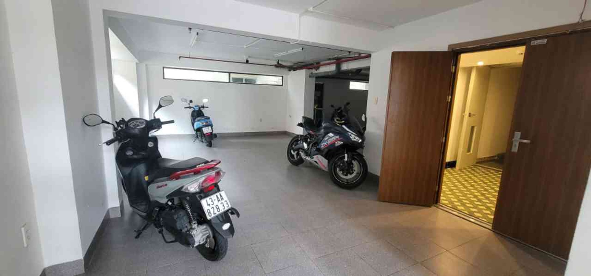 Bán tòa chung cư mini 5 tầng sát biển, diện tích 174,4m2 tại quận trung tâm