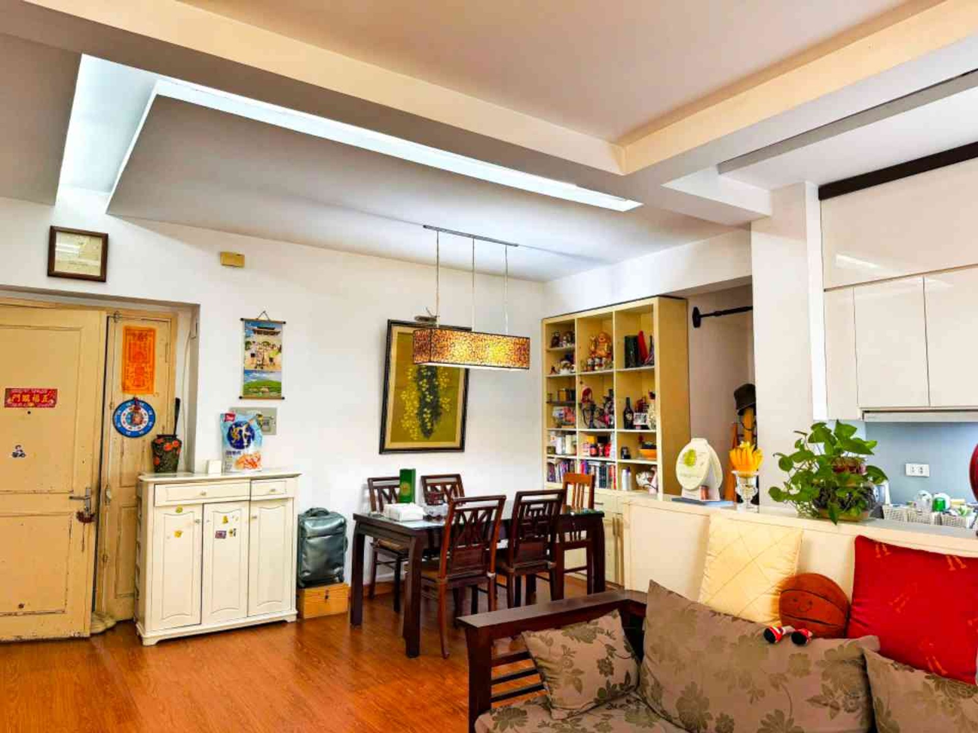 Bán căn hộ chung cư 3 phòng ngủ tại quận Hai Bà Trưng, vị trí mặt phố Hoa Lư