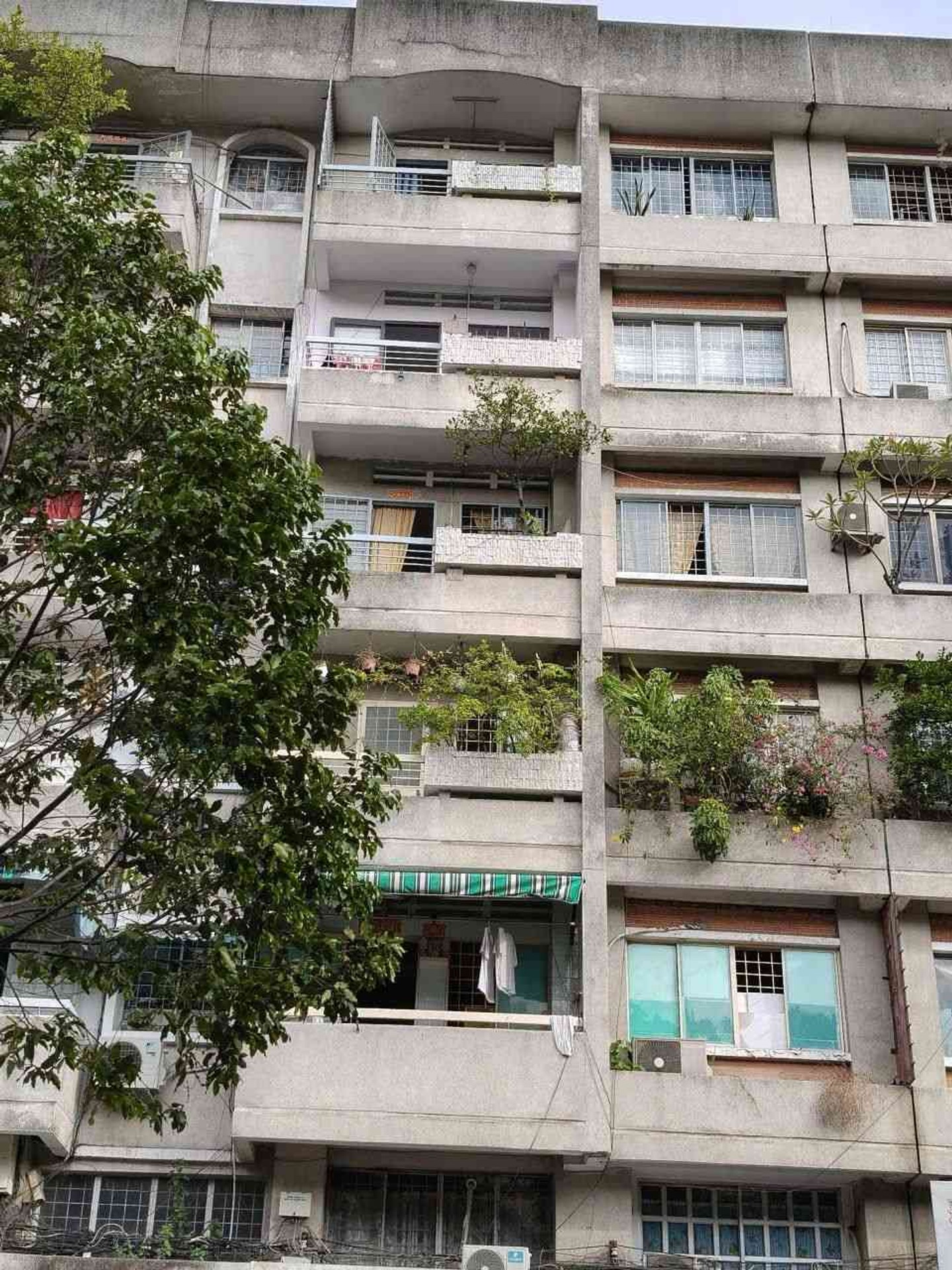 Căn hộ 2 phòng ngủ trung tâm Quận 5, tiện nghi và thoáng mát