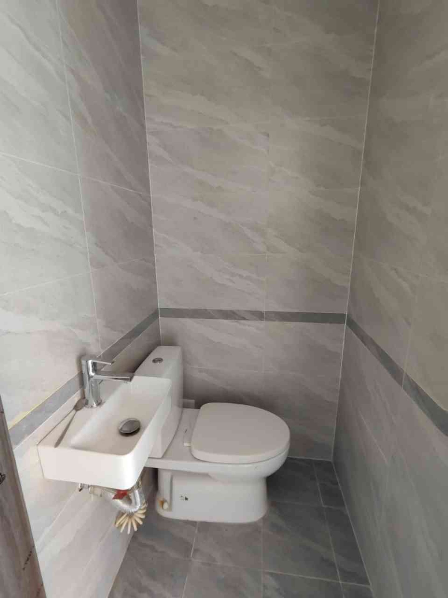 Nhà mặt phố Lạch Tray, nằm tại vị trí trung tâm thành phố, phù hợp kinh doanh và an cư