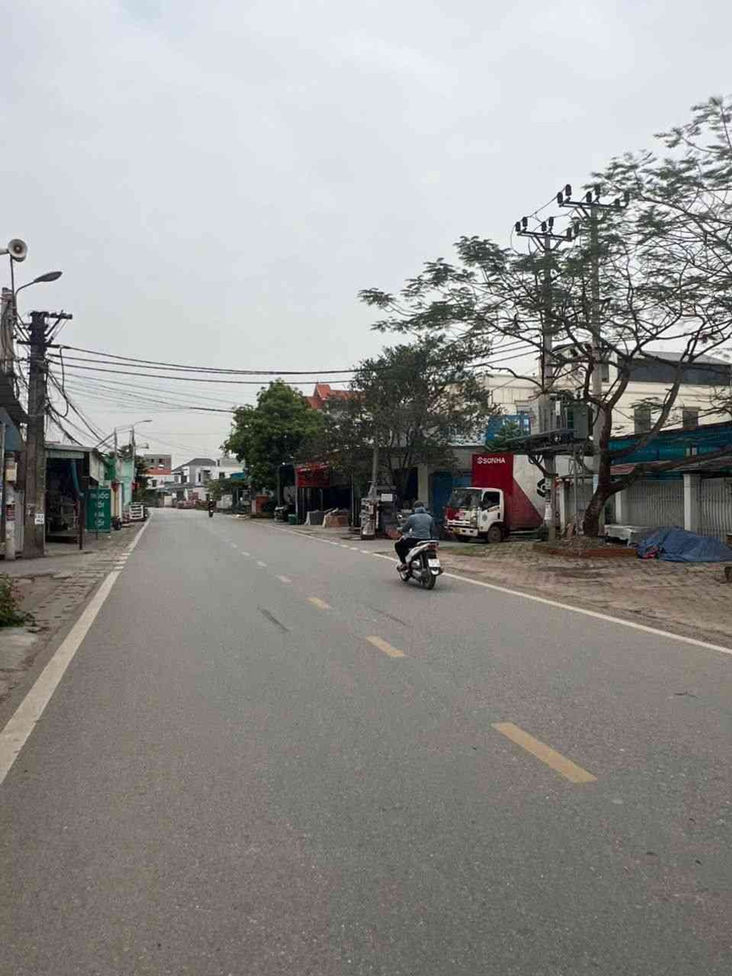 Lô đất mặt tiền rộng trung tâm Phù Ninh, hướng Đông Bắc, tiềm năng tăng giá cao