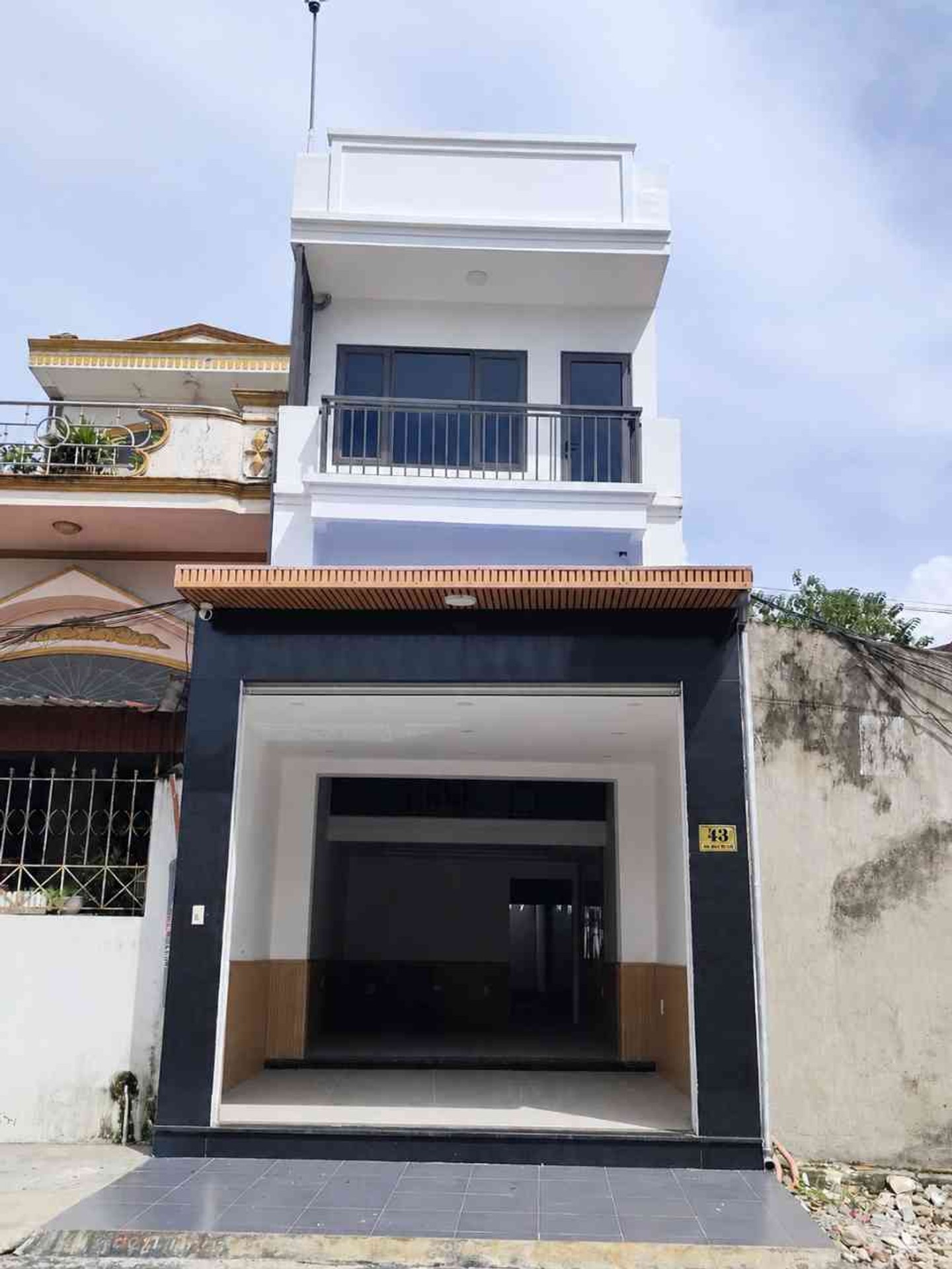 Nhà 3 tầng độc lập tại tuyến 2 Lê Thánh Tông, gần Vinhomes Vũ Yên