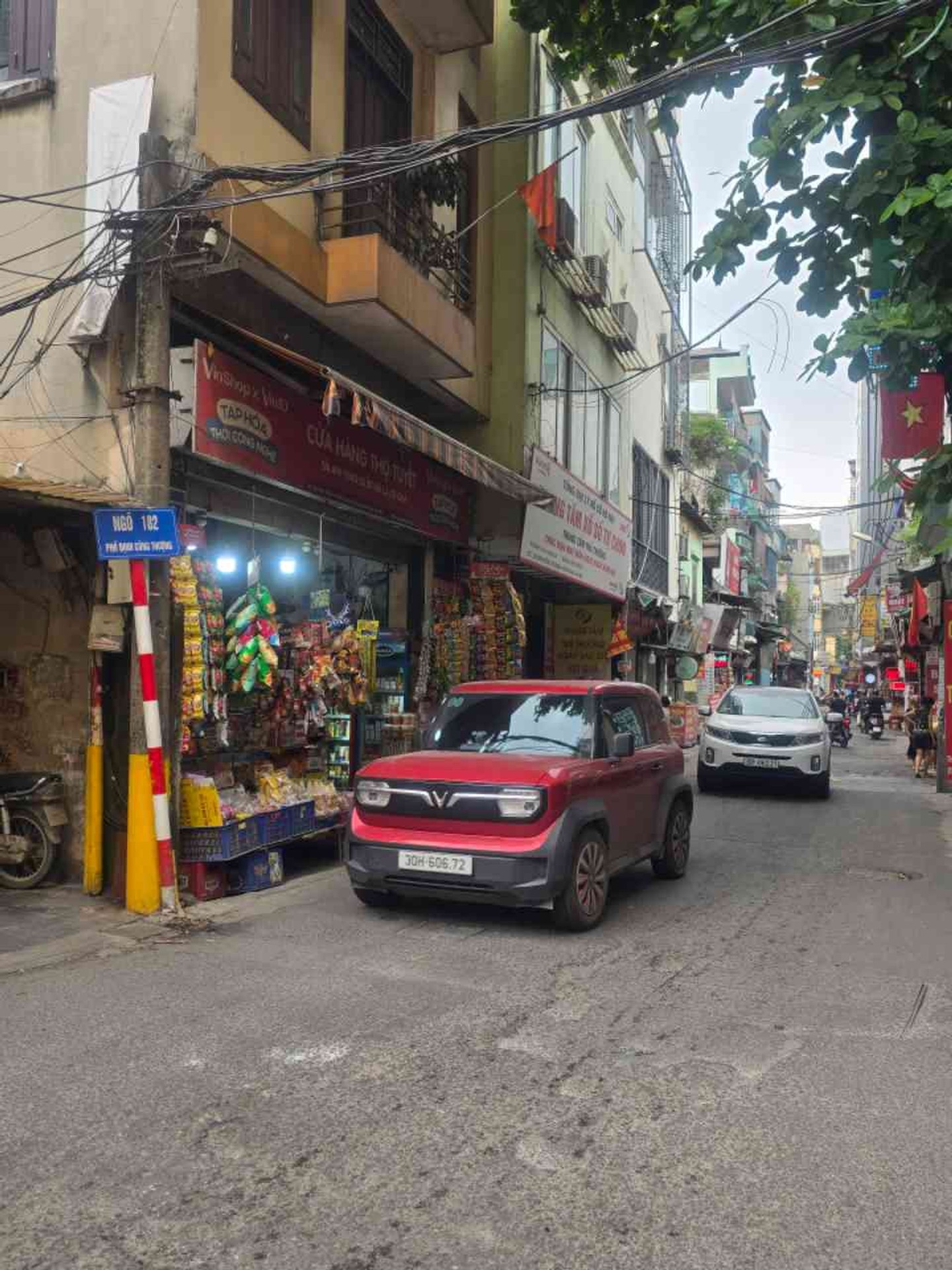 Nhà riêng 4 tầng , 47.5 m2, mt 4.9m, dân xây chắc chắn, ô tô tránh nhau, Định Công Thượng