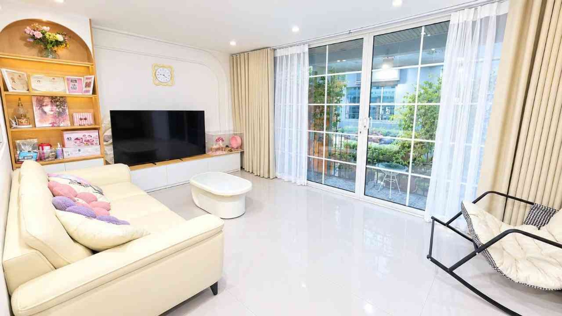Căn hộ 2 phòng ngủ view phố Lương Đình Của siêu xinh