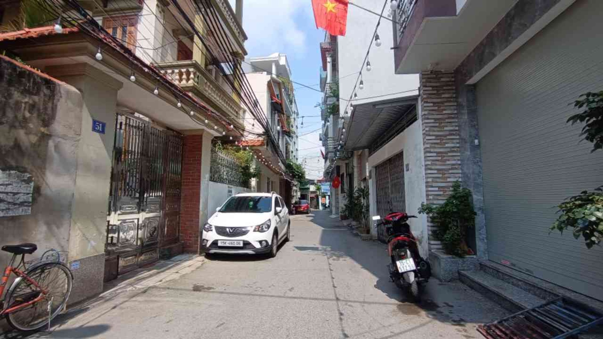 Nhà riêng 2 tầng mặt ngõ rộng, vị trí thuận lợi gần chợ Đôn