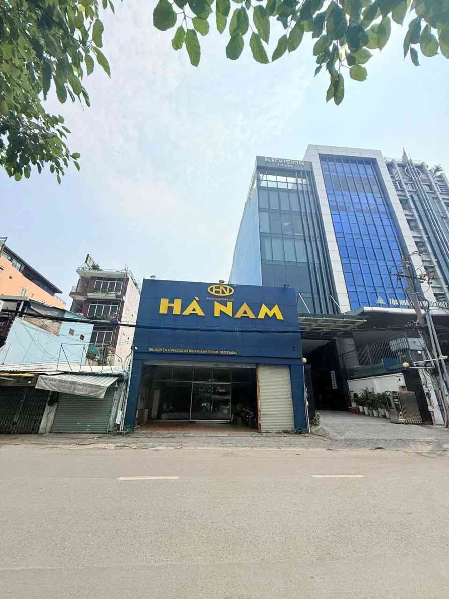 Bán nhà mặt phố Nguyễn Xí, mặt tiền 9m, thích hợp xây tòa building