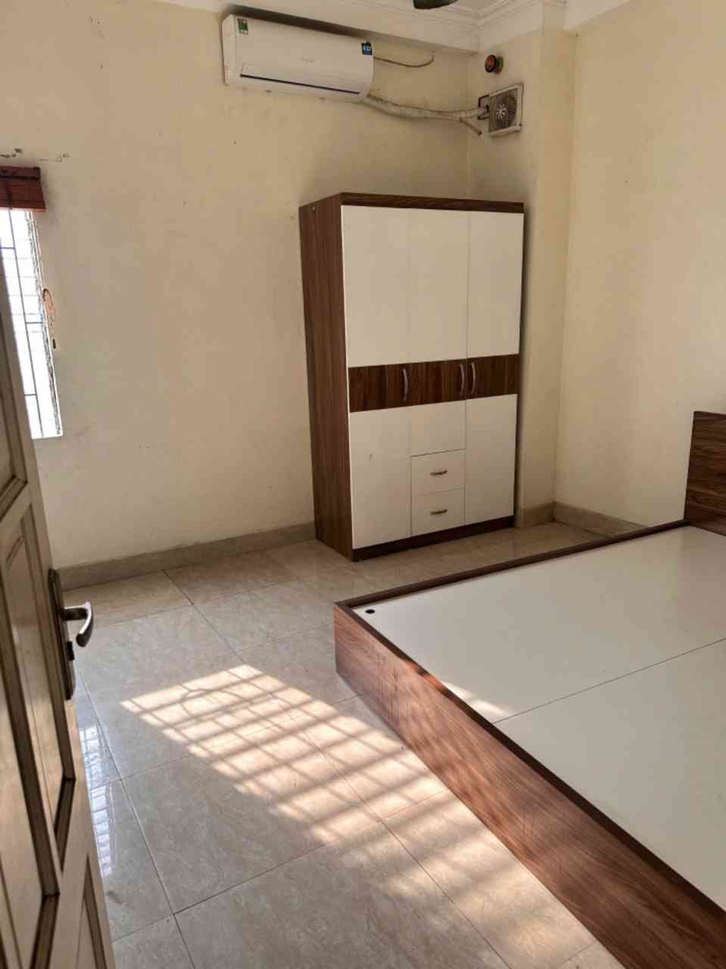 Bán nhà liền kề Ngô Thì Nhậm, oto kinh doanh 40m2 mặt tiền 4m, 5 tầng