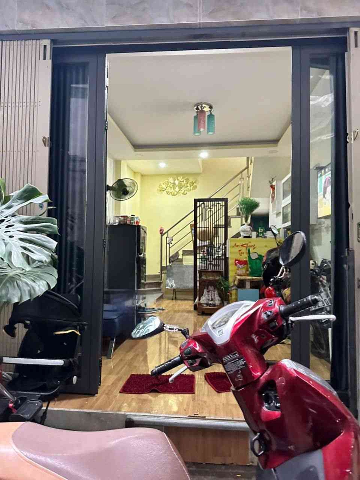 Nhà 4 Tầng Giá Tốt Tại Vị Trí Đắc Địa - Cơ Hội Sở Hữu Hiếm Có
