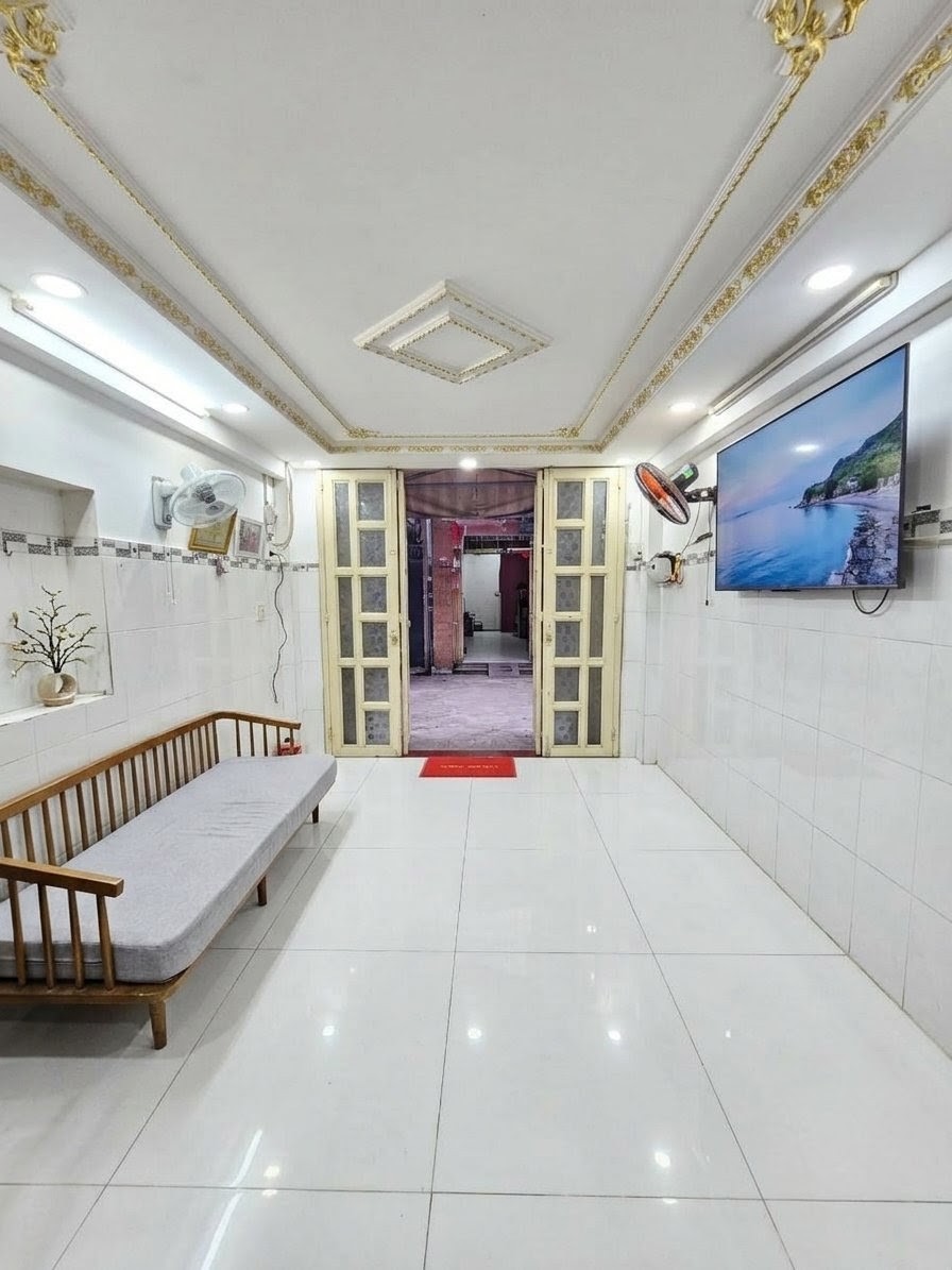 Nhà Tân Bình - Ni Sư Huỳnh Liên nở hậu, 3 tầng ở ngay - ngang hơn 3m – 84m2 – 4 tỷ.
