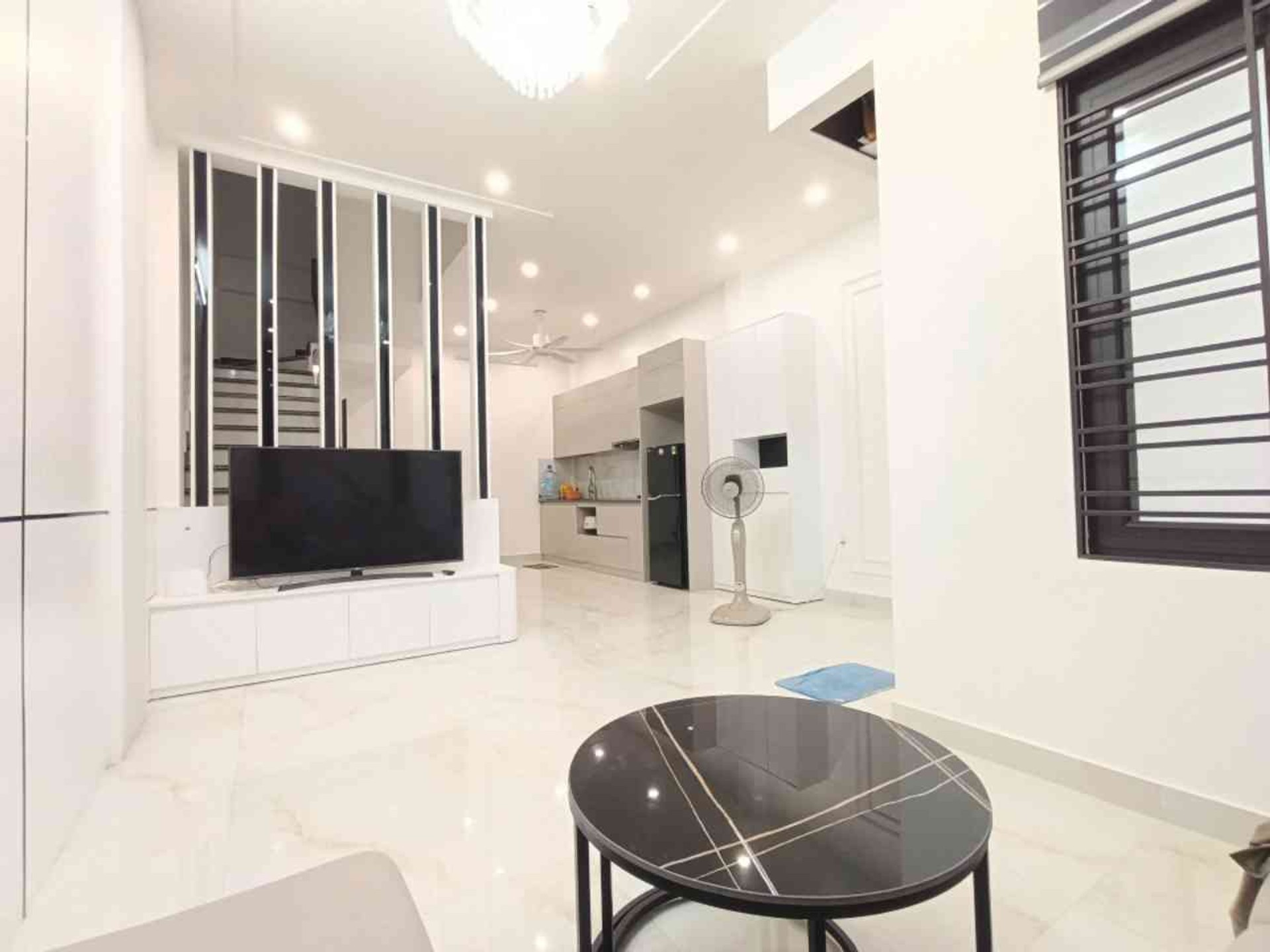 Nhà riêng 4 tầng hiện đại thiết kế chắc chắn tại khu vực Miếu Hai Xã