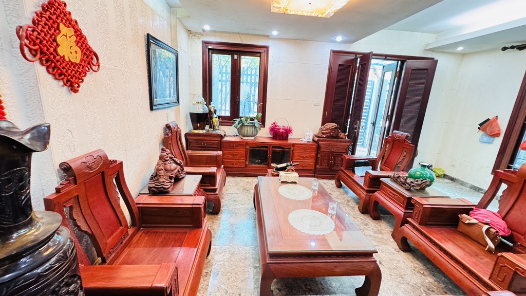 Bán nhà liền kề 4 tầng tại Nguyễn Văn Linh, lô góc, view công viên