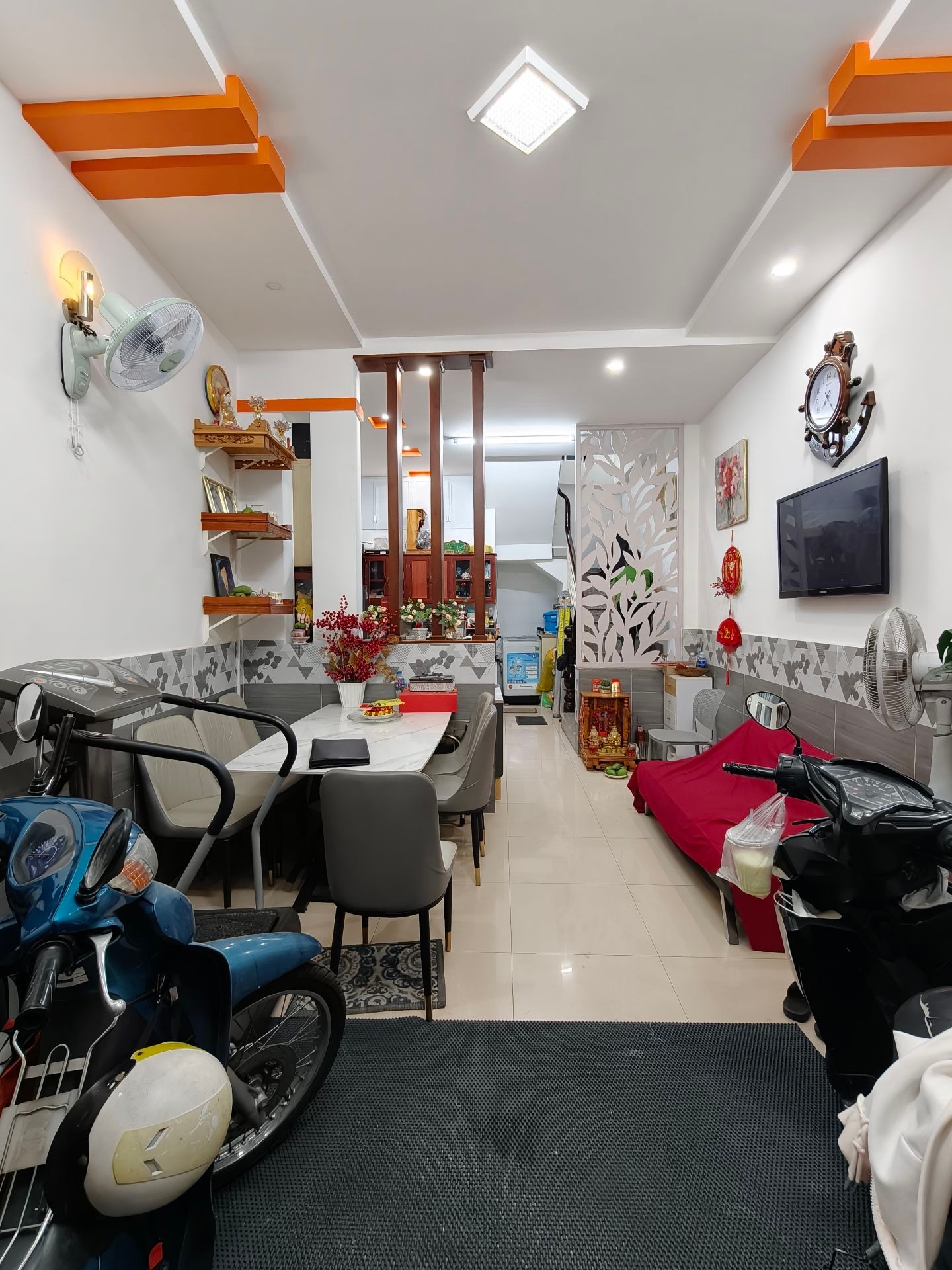 NHÀ MỚI - GẦN MẶT TIỀN
ĐƯỜNG 3 THÁNG HAI -Q11