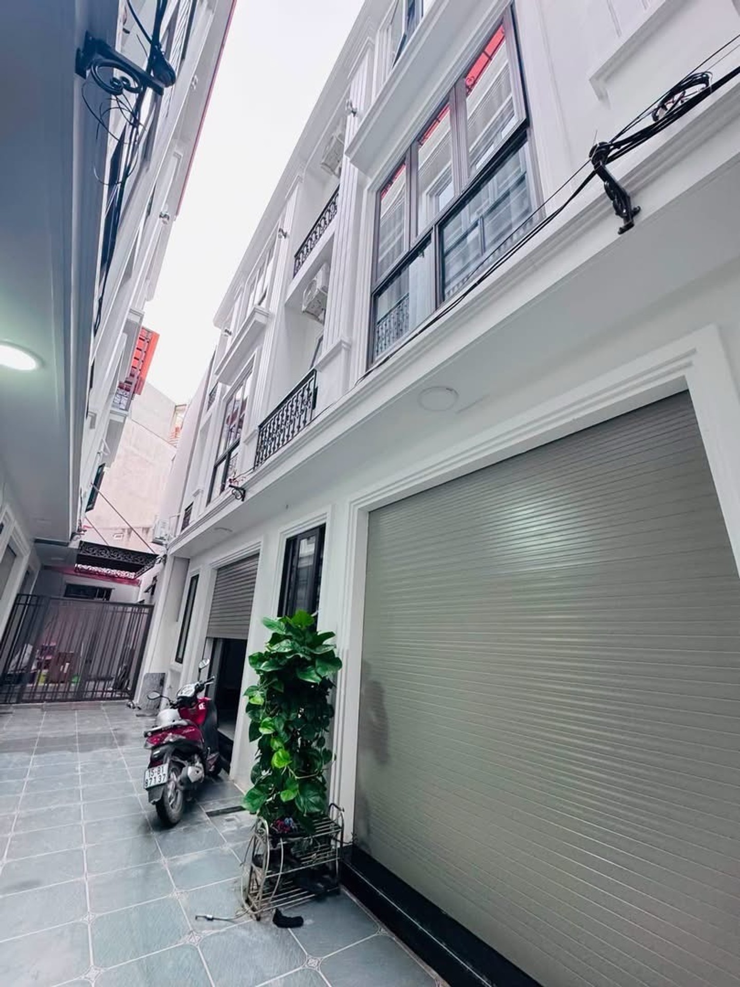 Nhà 4 tầng không gian rộng rãi tại khu vực Thư Trung - Văn Cao