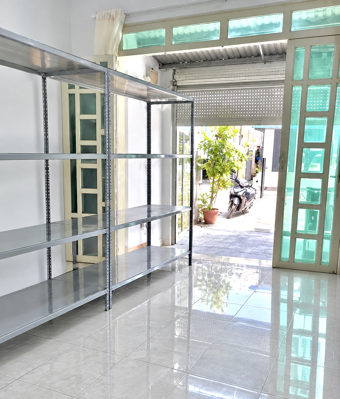 Chỉ 5 tỷ xíu nhà đẹp khu CN Tân Tạo,DT(100m2)Đường8m,SHR,vào kinh doanh ngay(KK1609).