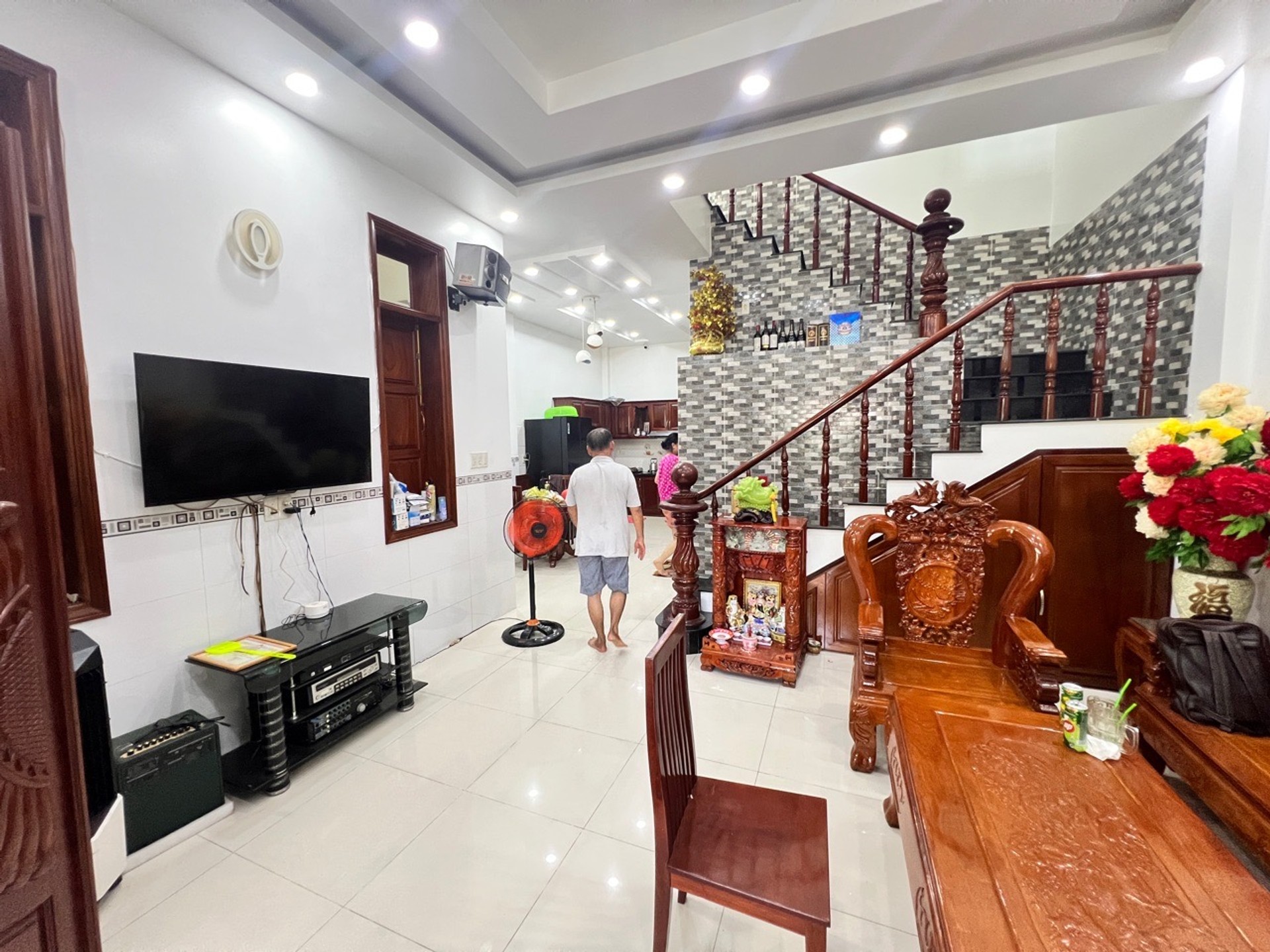 Bán nhà riêng 2 tầng ,Phú Thuận, Quận 7, 80m2 mặt tiền 6.7m gần công viên - 0934 194 634 Em Quý