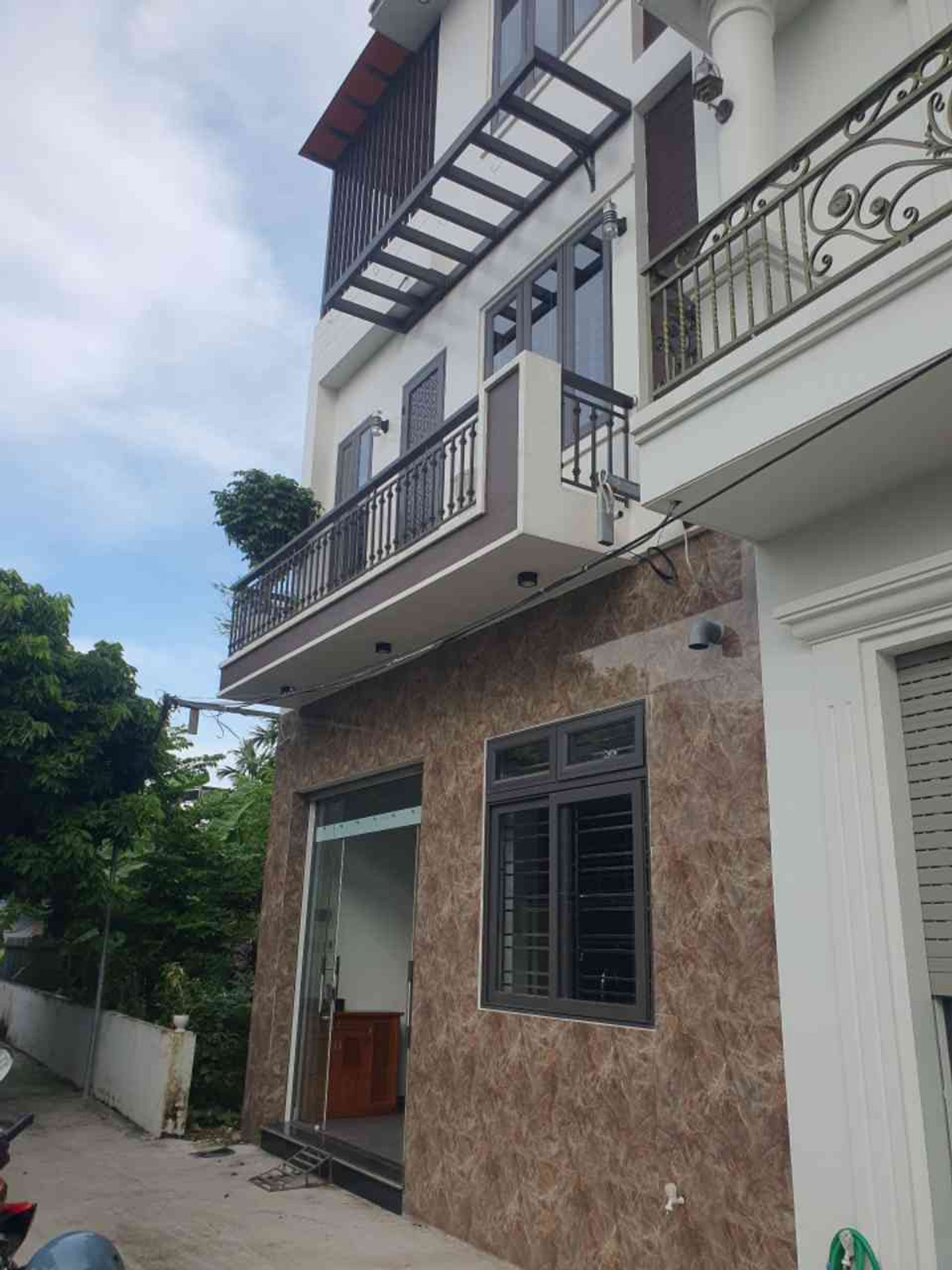 Nhà 3 tầng độc lập tại phường An Hải, Hải Phòng với thiết kế chắc chắn và nội thất đầy đủ
