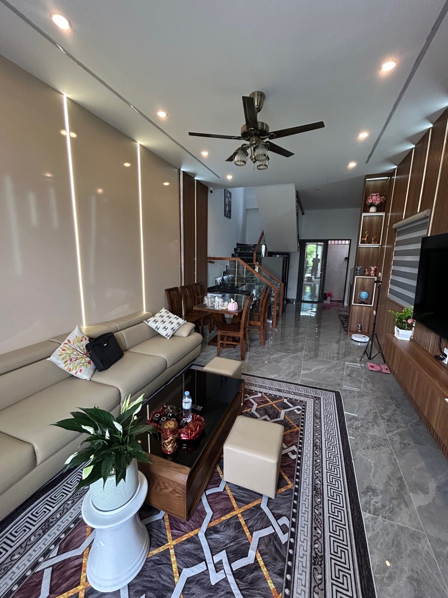 Nhà riêng lô góc 2 mặt thoáng, vị trí thuận tiện tại quận Ba Đình