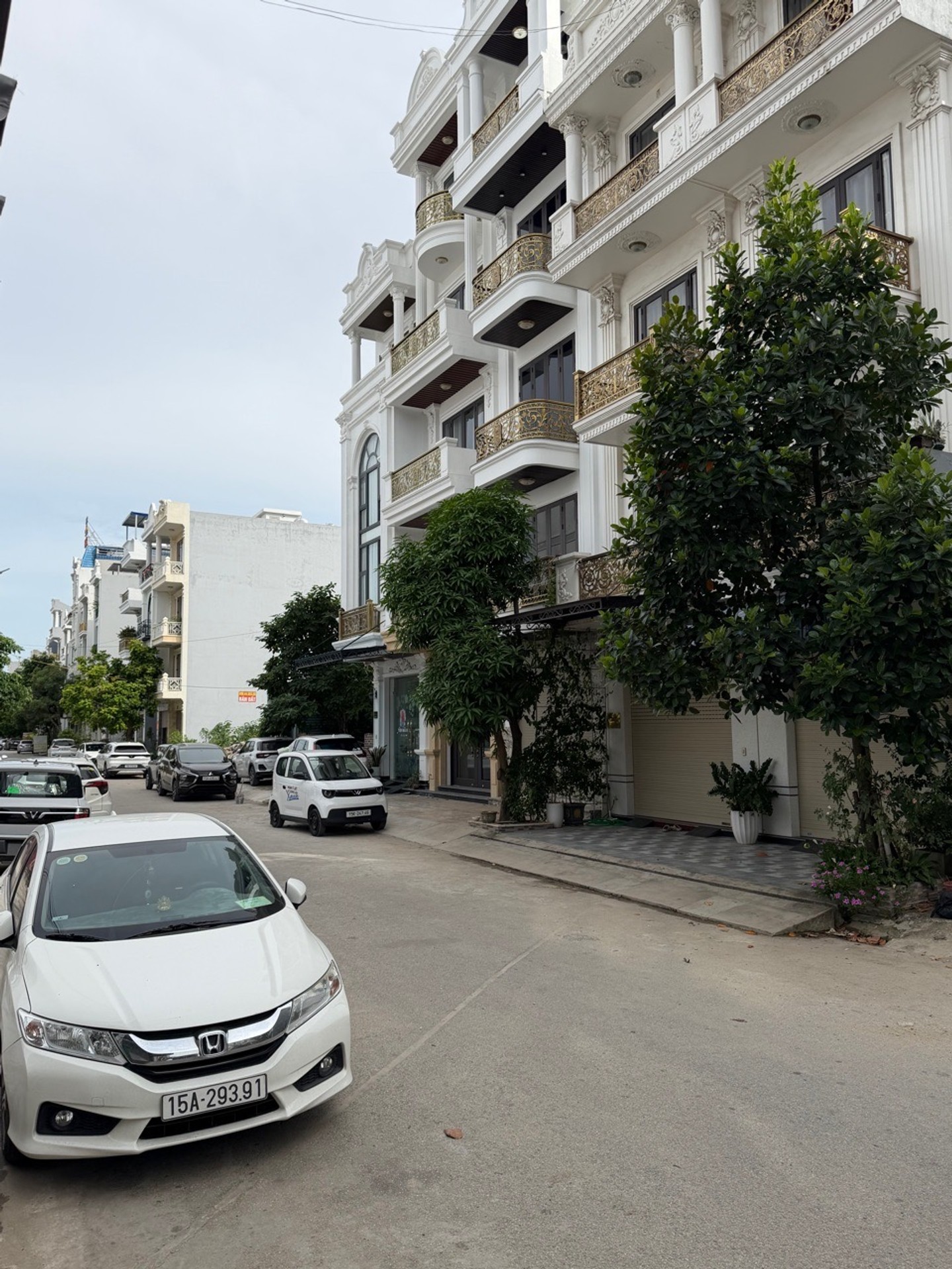 Bán biệt thự liền kề tại trung tâm TP, diện tích 80m2, 6 tầng, giá 11,5 tỷ