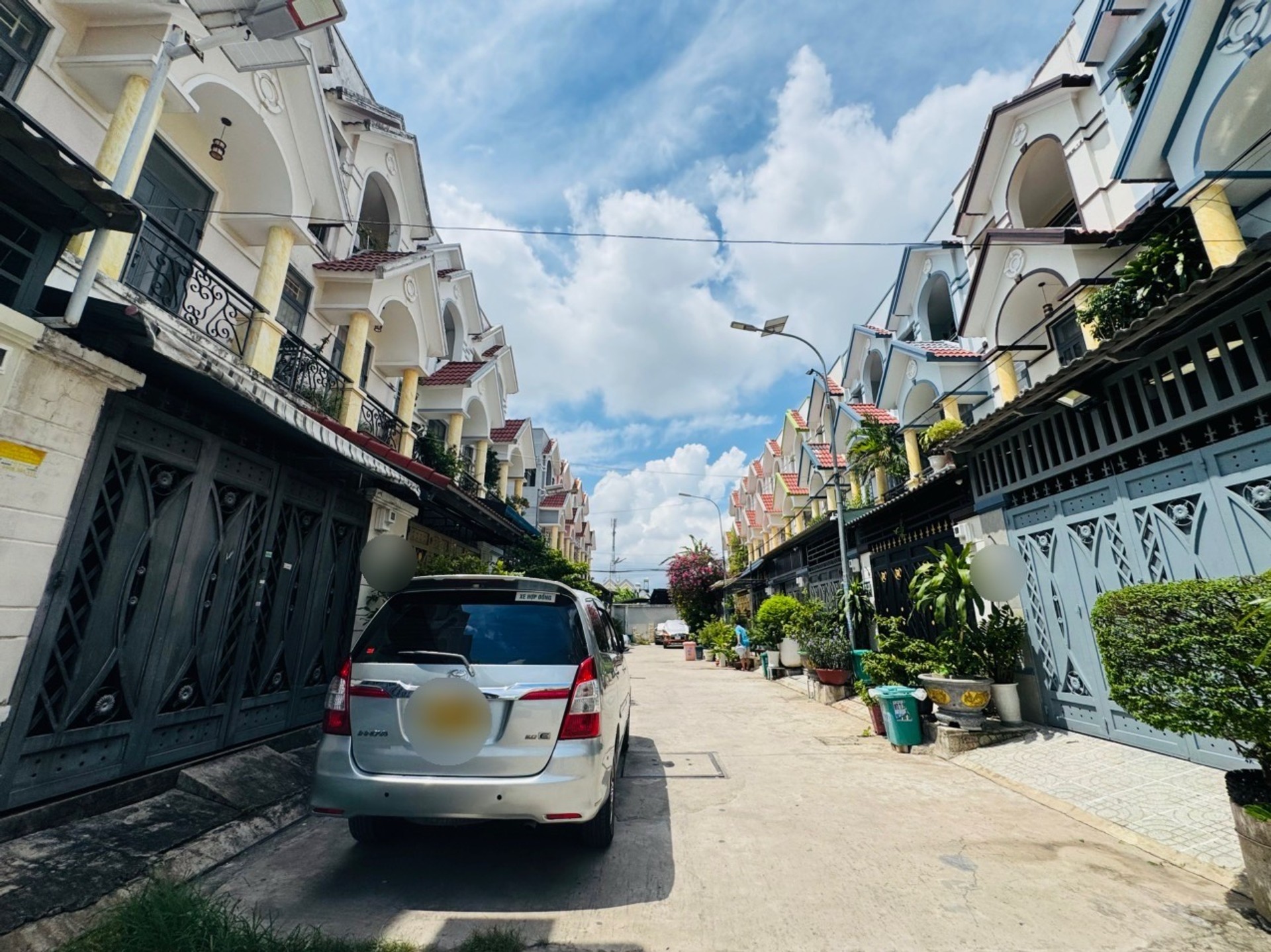 Bán nhà đẹp, tiện nghi - 3 tầng, 4PN-4WC, ô tô đậu cửa tại Thạnh Lộc 19