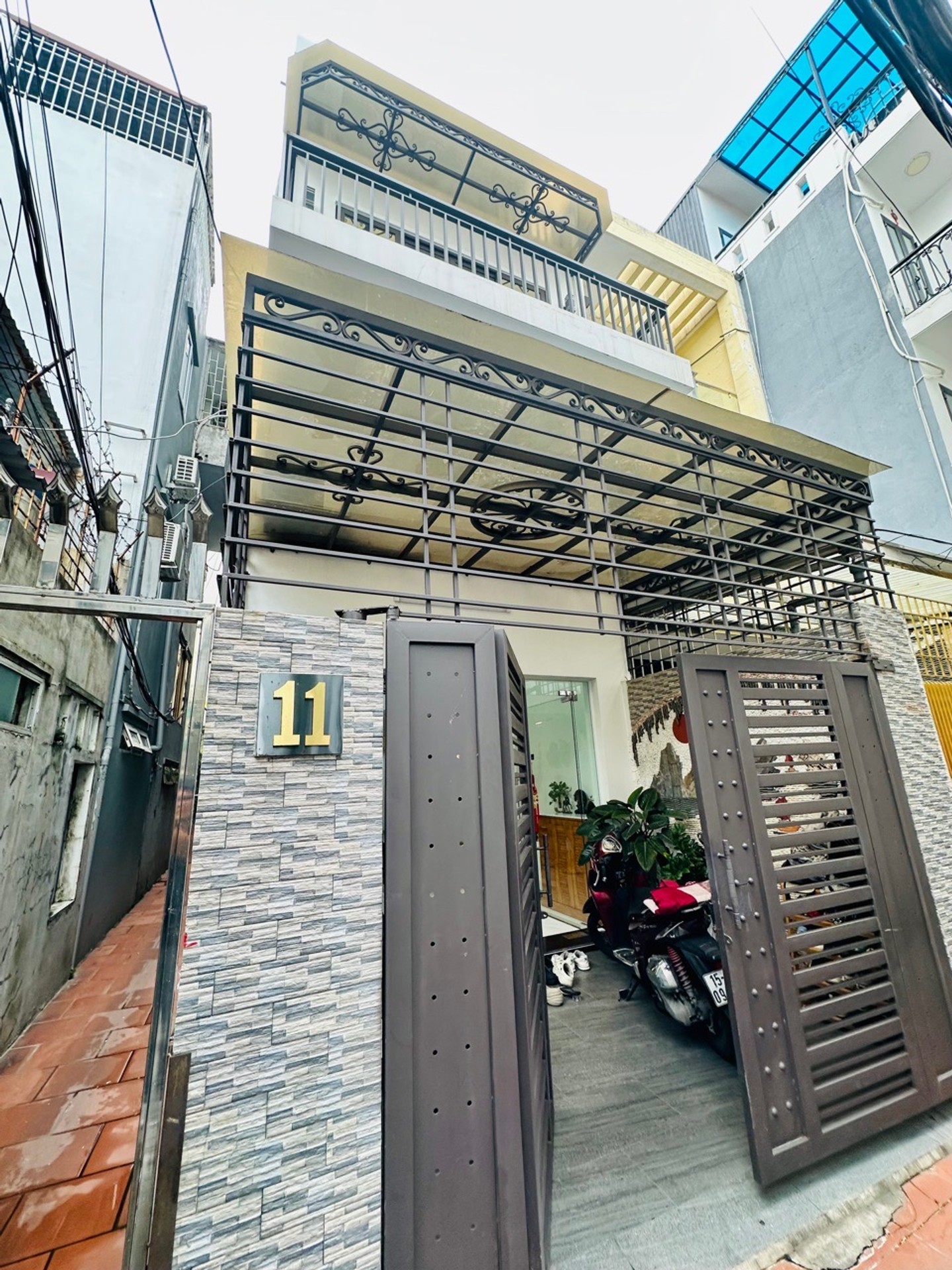 Nhà riêng 4 tầng tại khu vực Thiên Lôi, thiết kế hiện đại, tiện nghi