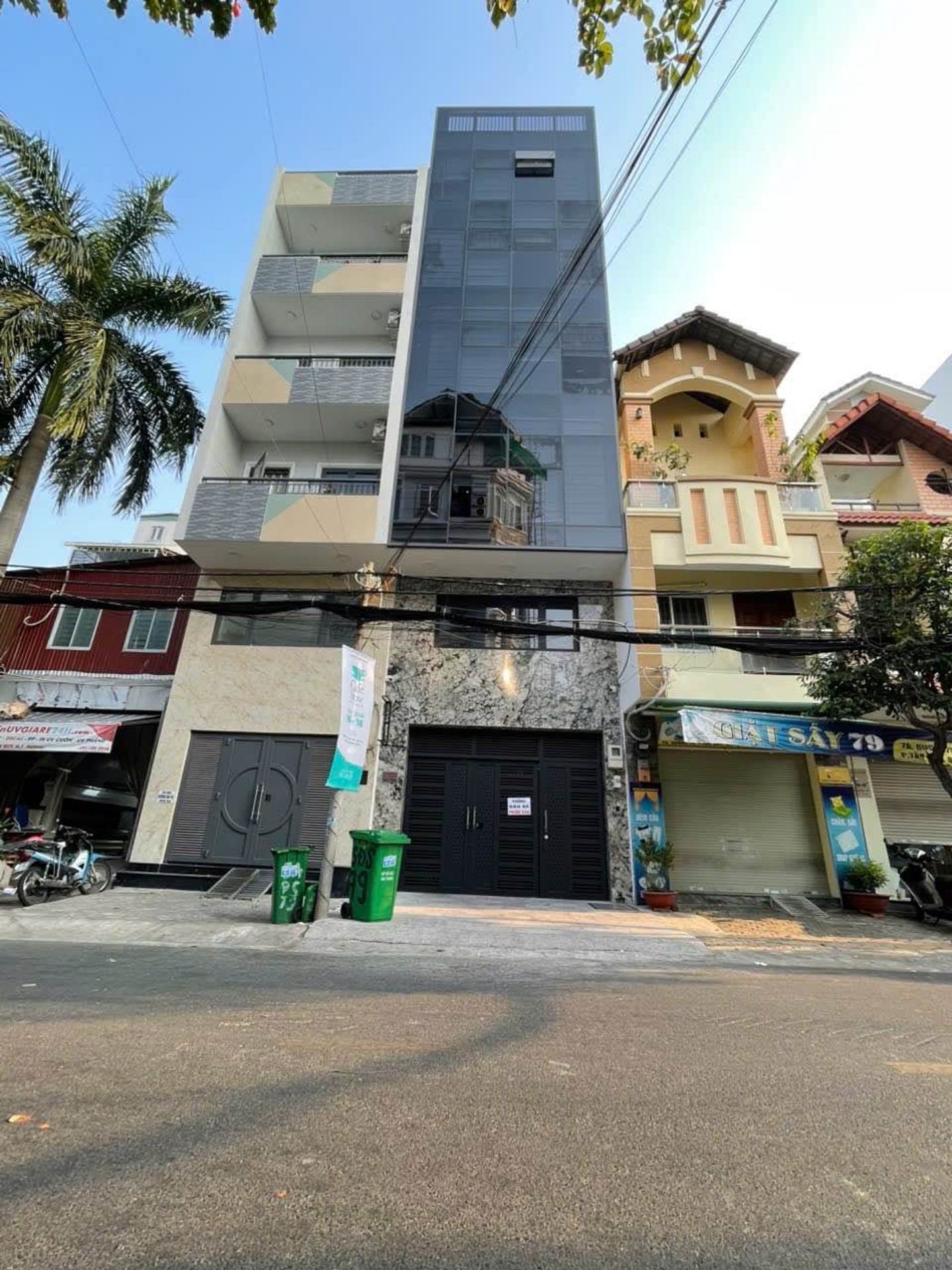Bán CHDV 7 tầng tại phường Tân Quy, Quận 7 với 18 phòng cho thuê, dòng tiền khủng