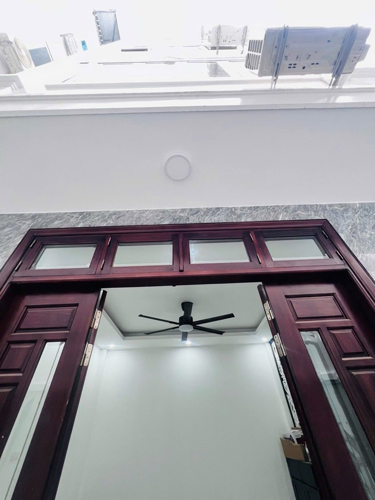 Bán nhà 5 tầng mới có thang máy, 10m ra mặt phố Lò Đúc, diện tích 30m², pháp lý chuẩn.