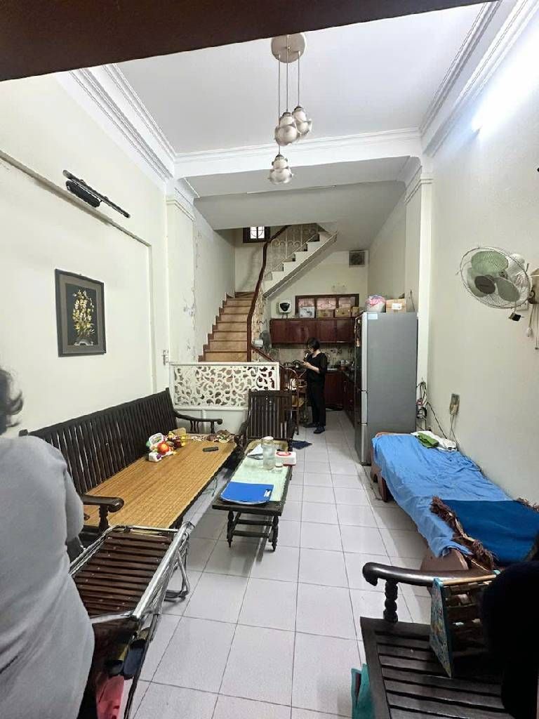 Bán nhà Pháo Đài Láng, 20m ra mặt phố, hai thoáng trước sau, ô tô đỗ gần, 34m 5 tầng