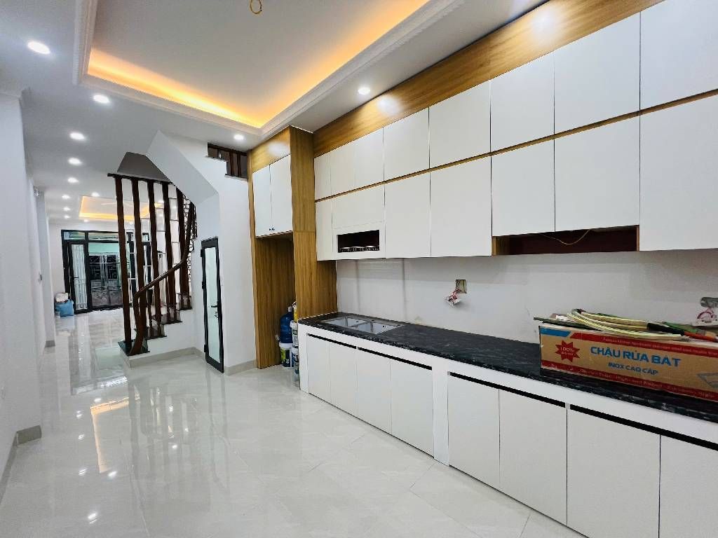 Nhà 4 tầng tiện nghi, ô tô gần, giá hợp lý tại Thanh Trì