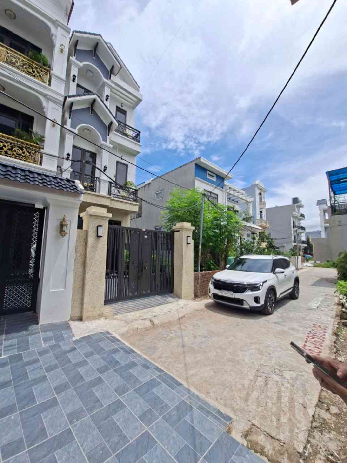 🔥 NHÀ 3 TẦNG QUỲNH HOÀNG – NAM SƠN | Ô TÔ VÀO TẬN CỬA 🔥

🏡 Nhà thoáng mát, khu dân cư văn minh,