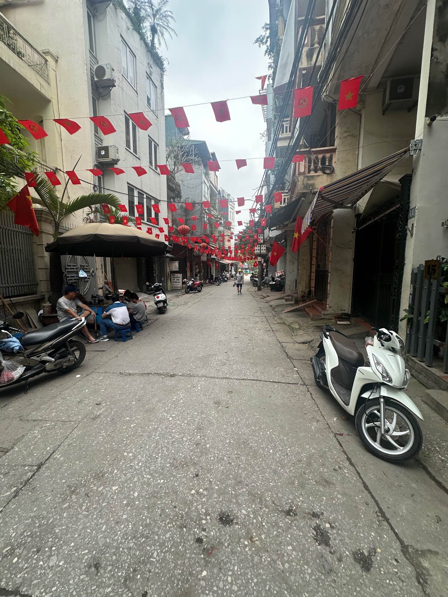 Bán nhà 3 tầng 2 mặt tiền tại phường Ngọc Hà, diện tích 43.1 m²