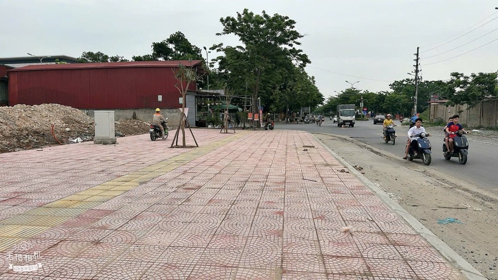 Bán đất mặt phố kinh doanh gỗ Phù Khê giá 9,55 tỷ, 115.9m2