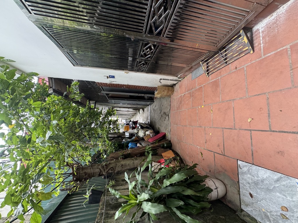 Bán nhà cấp 4 mặt tiền rộng, gần khu đô thị Linh Đàm, Hoàng Mai