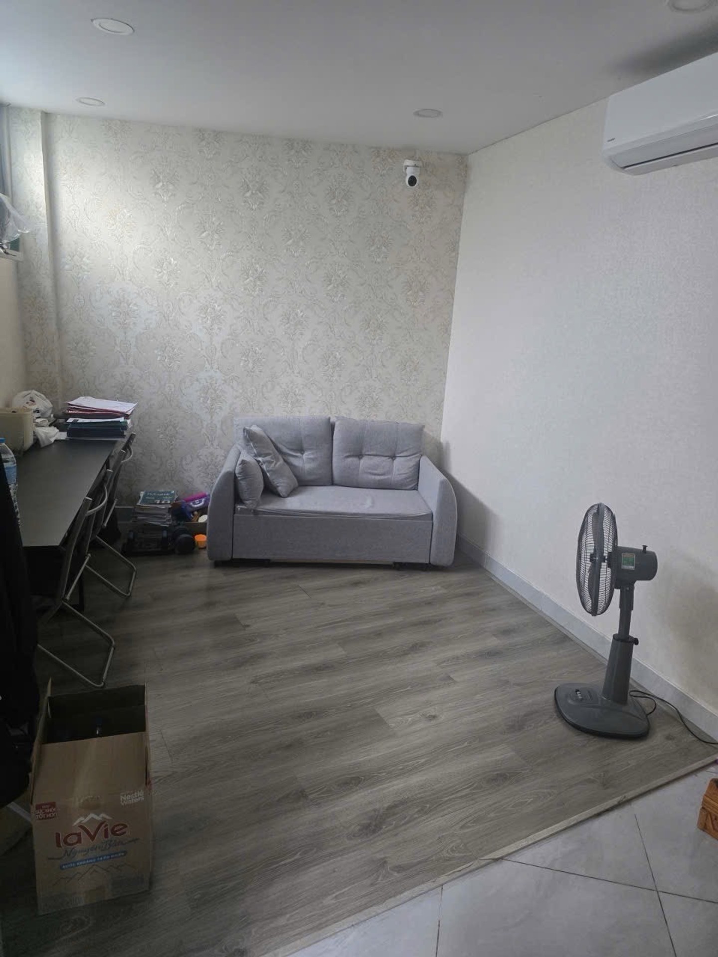 Nhà hẻm xe hơi 2 tầng tiện nghi tại Lãnh Binh Thăng giá hợp lý