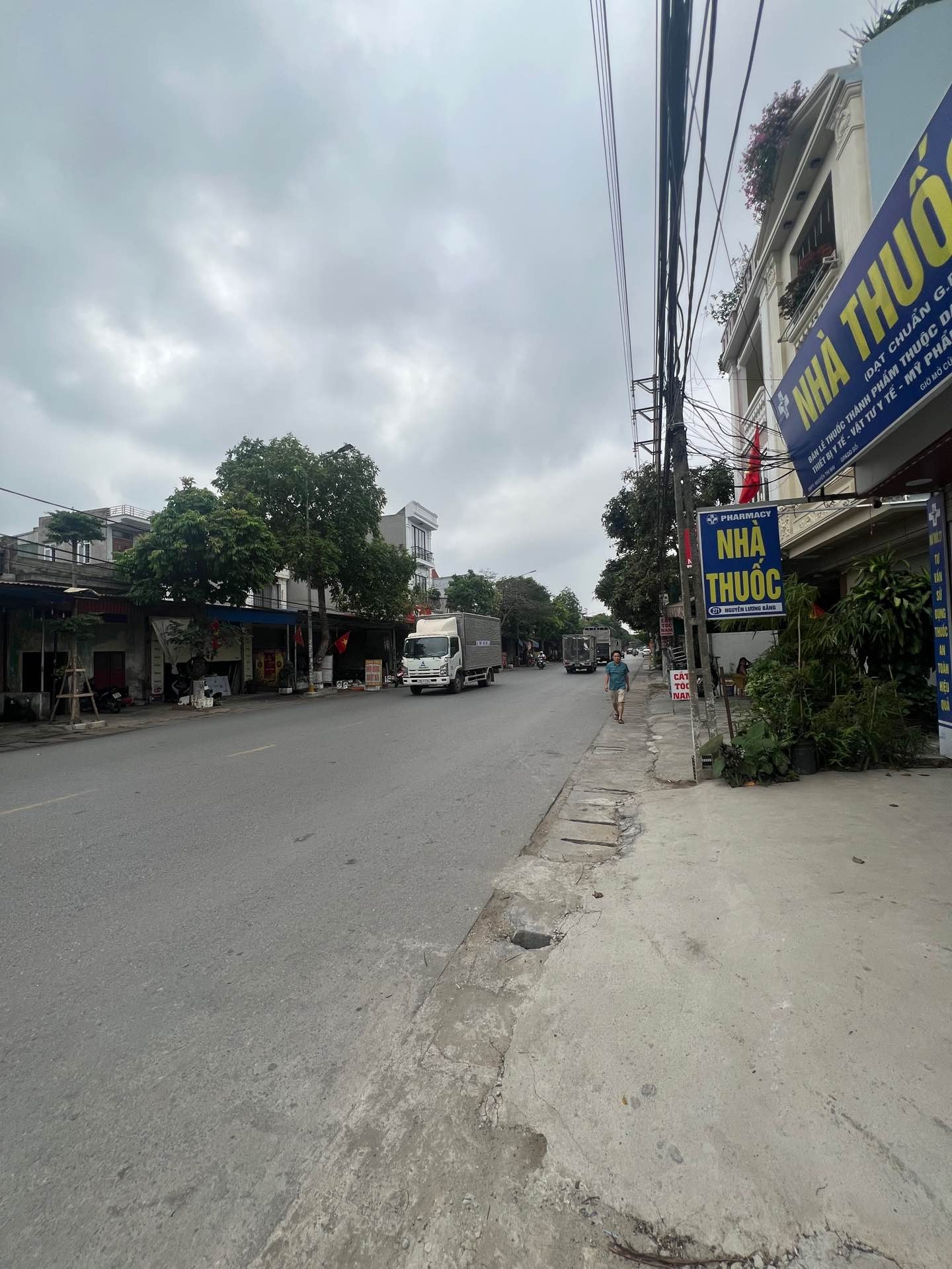 Nhà mặt phố Nguyễn Lương Bằng, diện tích rộng, mặt tiền 9m, thuận tiện kinh doanh