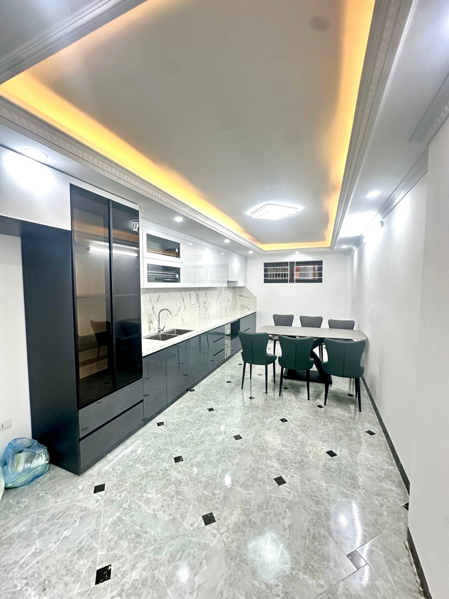 NHÀ ĐẸP - O TÔ ĐỖ CỬA - 2 MẶT TIỀN TRƯỚC SAU - CỰC HIẾM
