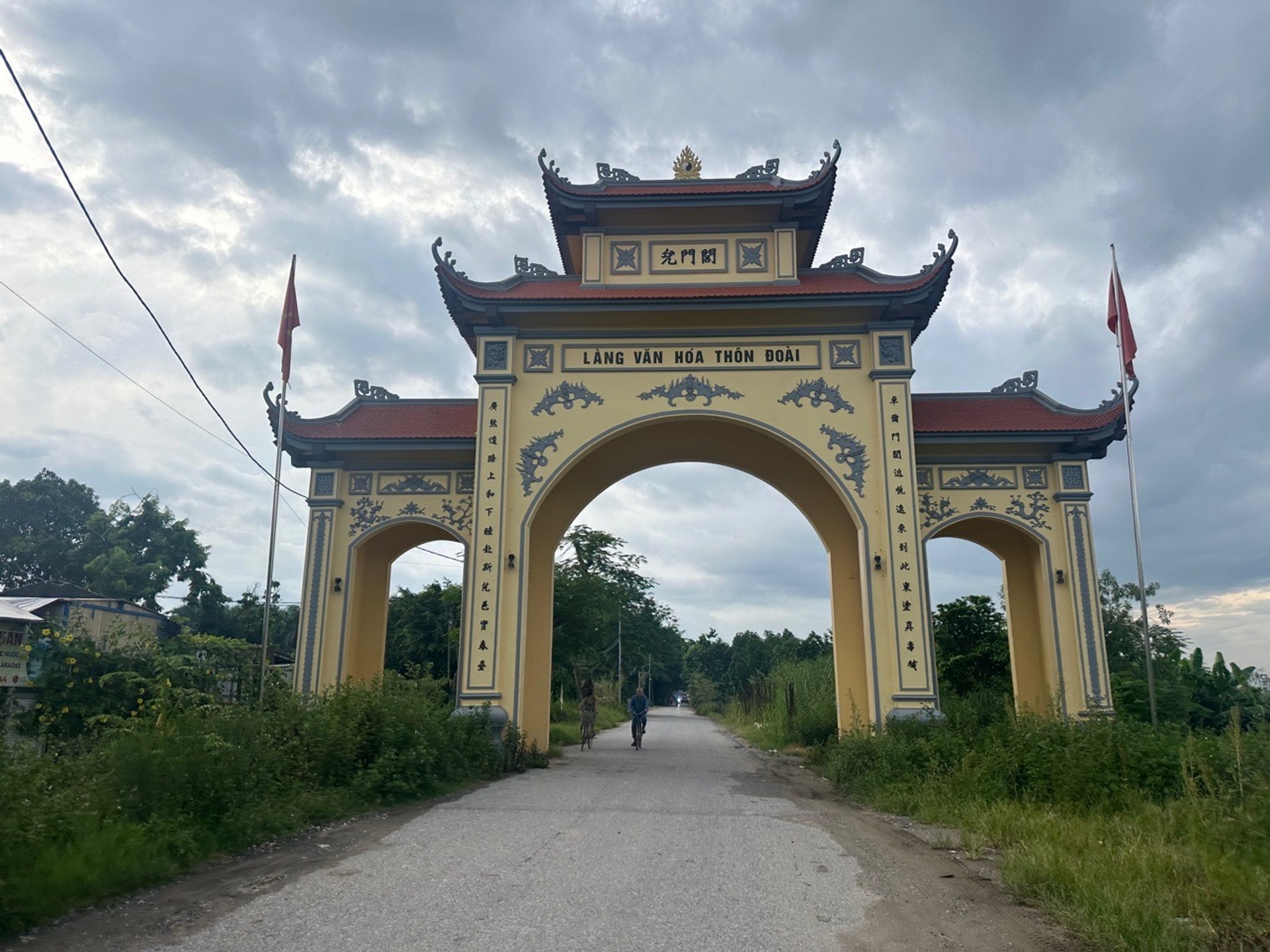 NHÀ 4 TẦNG BÌA LÀNG THÔN ĐOÀI-PHÚC THỊNH-VÕ VĂN KIỆT 200M-3 ÔTÔ TRÁNH