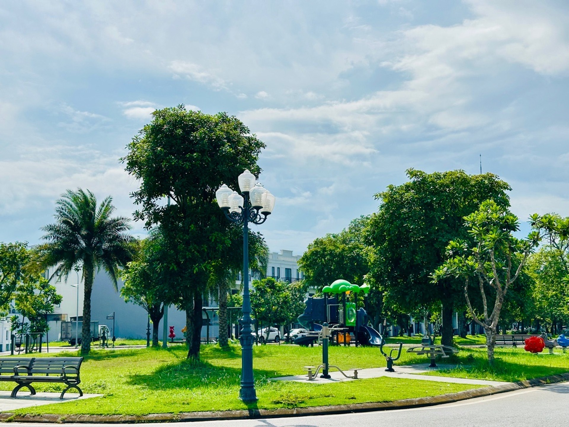 Biệt thự liền kề không gian sống xanh tại khu đô thị kiểu mẫu