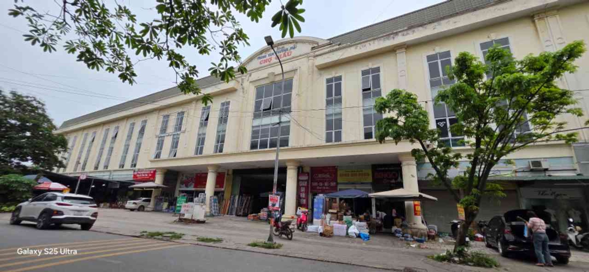 SIÊU PHẨM - PHỐ NGOẠI THƯƠNG – TỪ SƠN BẮC NINH – ĐỐI DIỆN CỔNG CHỢ DẦU – VỈA HÈ 2 BÊN – ÔTÔ TRÁNH