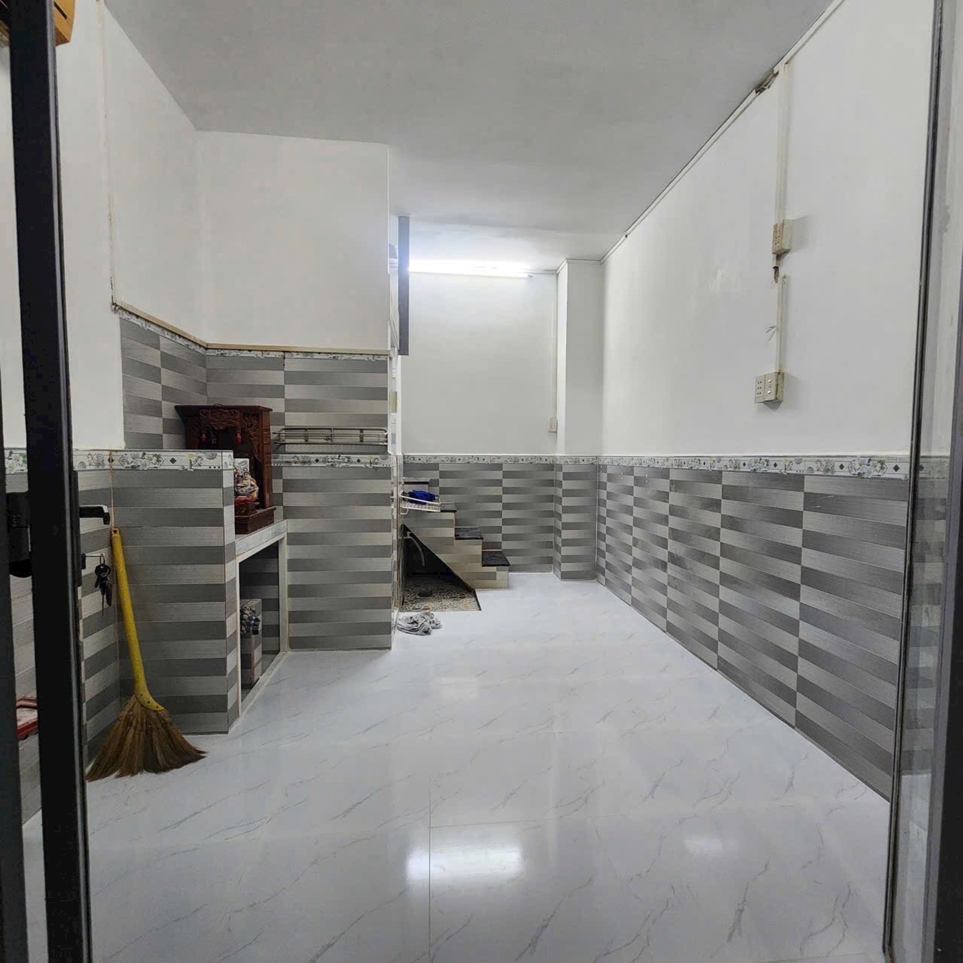 Cơ hội sở hữu nhà 3 tầng xinh xắn tại Bình Thới, giá tốt khó tin