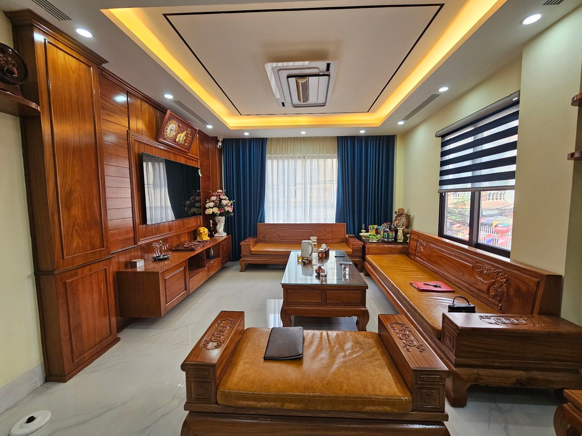 Bán nhà 8 tầng lô góc, thang máy, ô tô đậu trong nhà tại Tả Thanh Oai